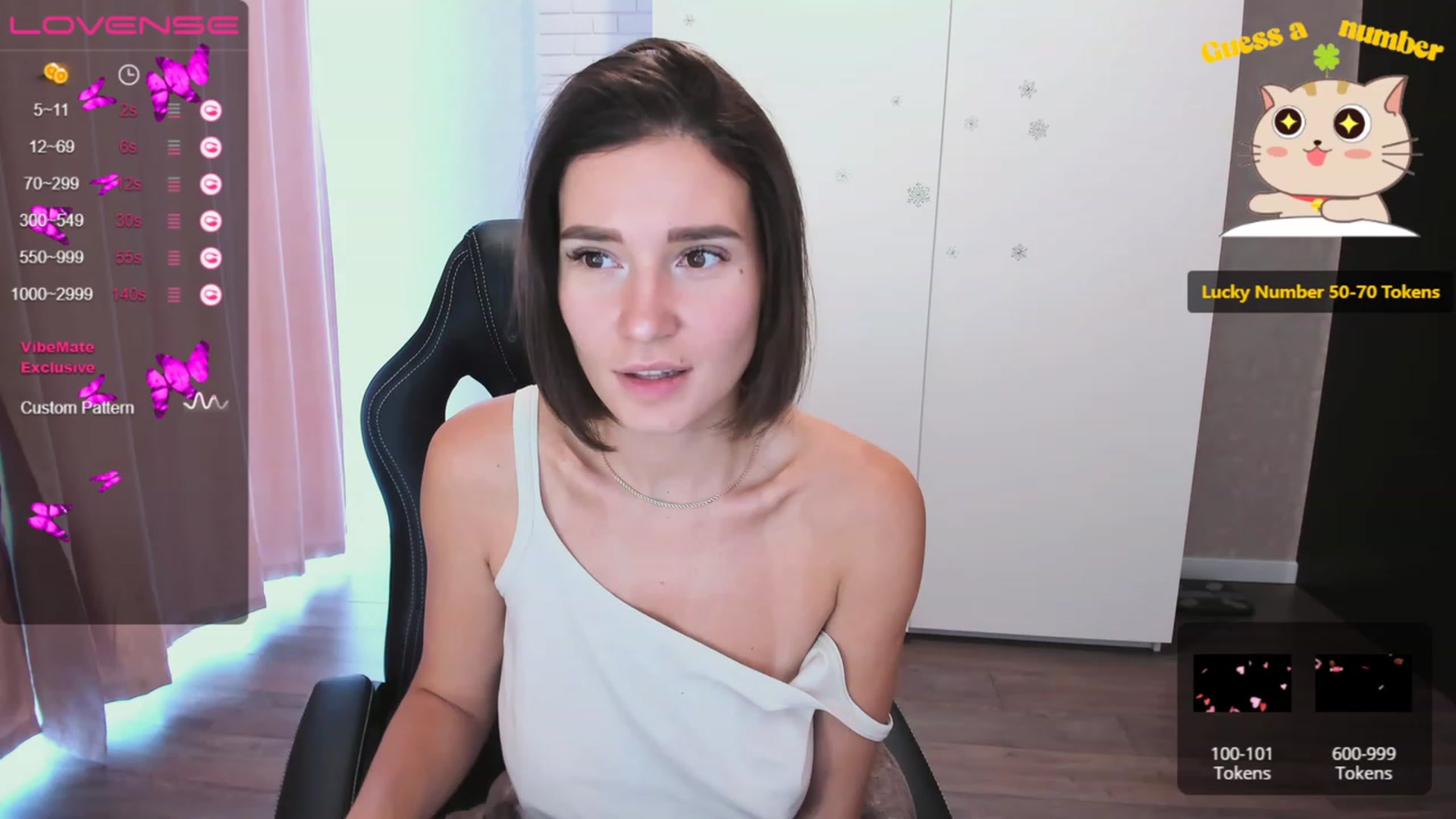 Gallery image thumbnail from HollyMollyy's myfreecams stream on, 04/20/2023, 04:34 image 3 of 20