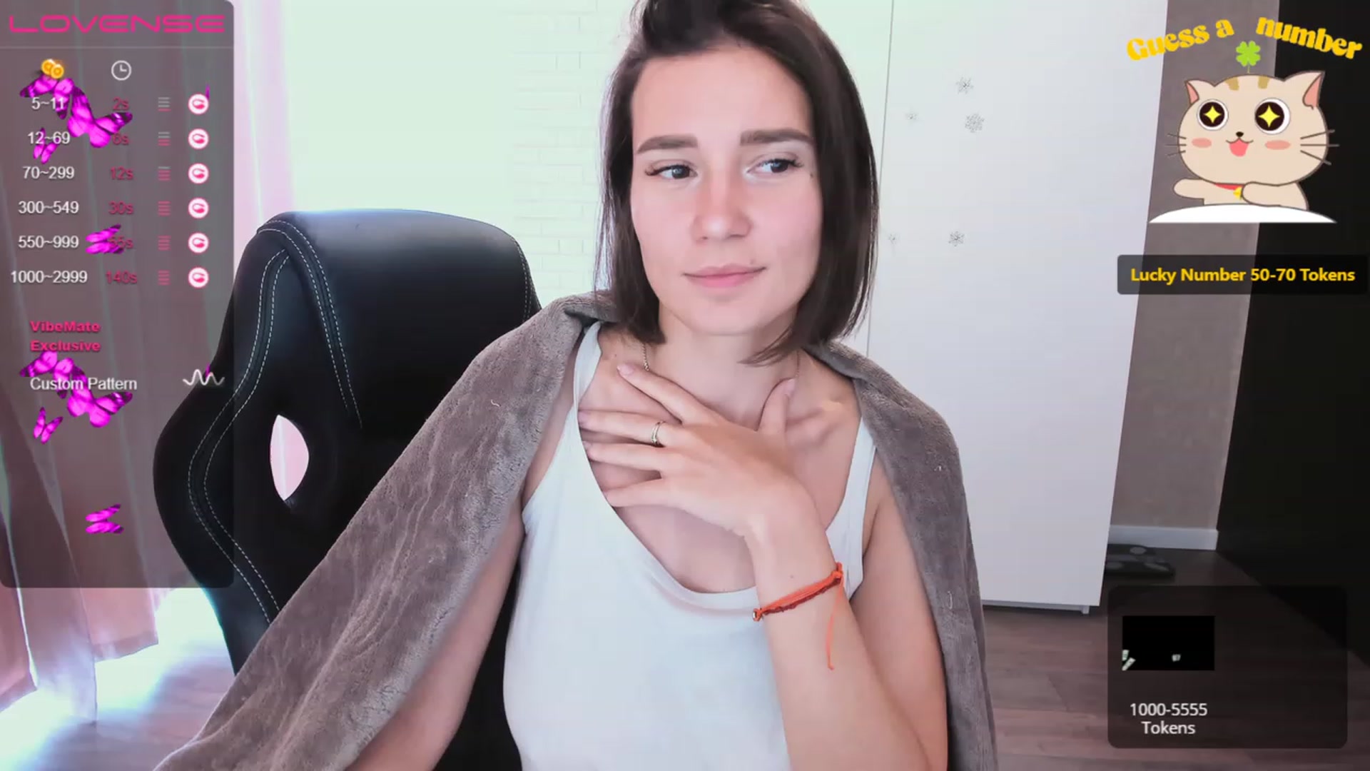 Gallery image thumbnail from HollyMollyy's myfreecams stream on, 04/20/2023, 04:34 image 18 of 20