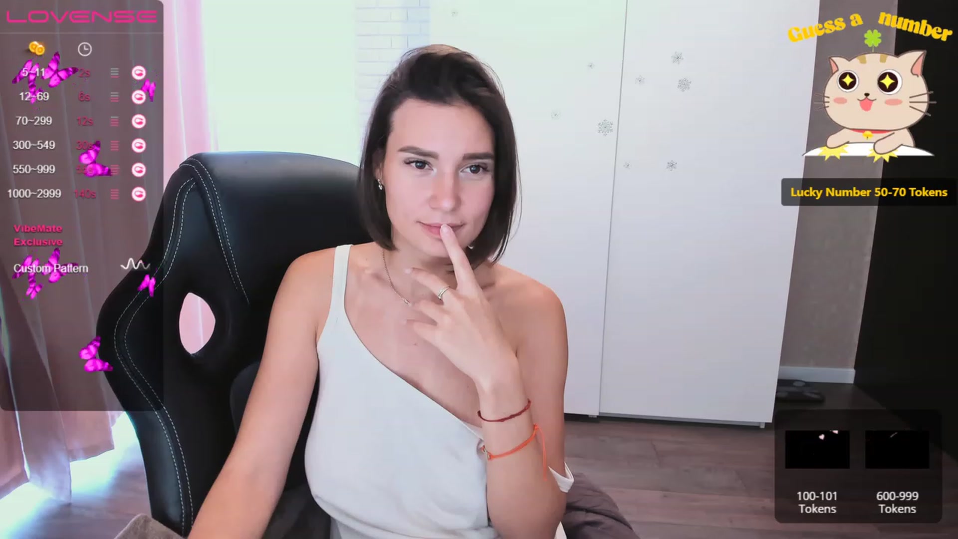 Gallery image thumbnail from HollyMollyy's myfreecams stream on, 04/20/2023, 04:34 image 13 of 20