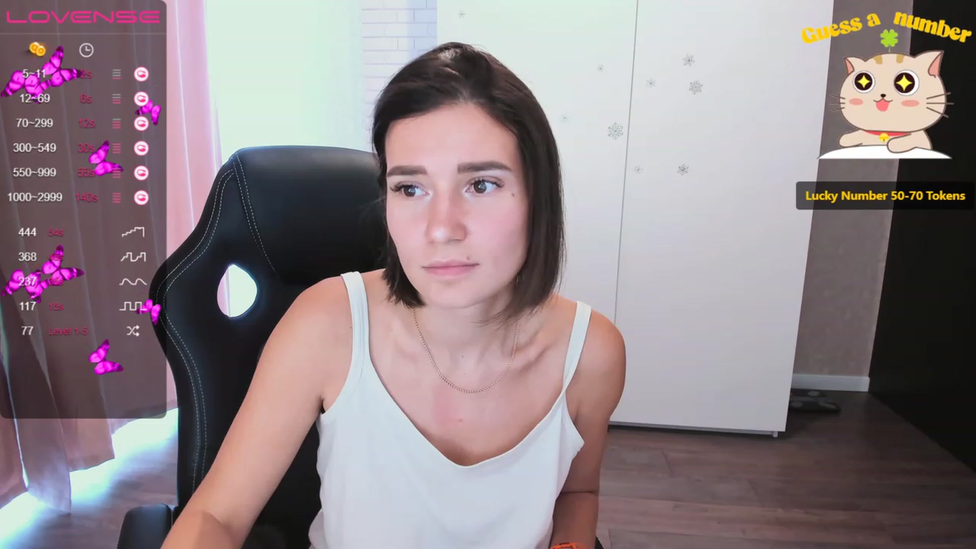 Gallery image thumbnail from HollyMollyy's myfreecams stream on, 04/20/2023, 04:34 image 6 of 20