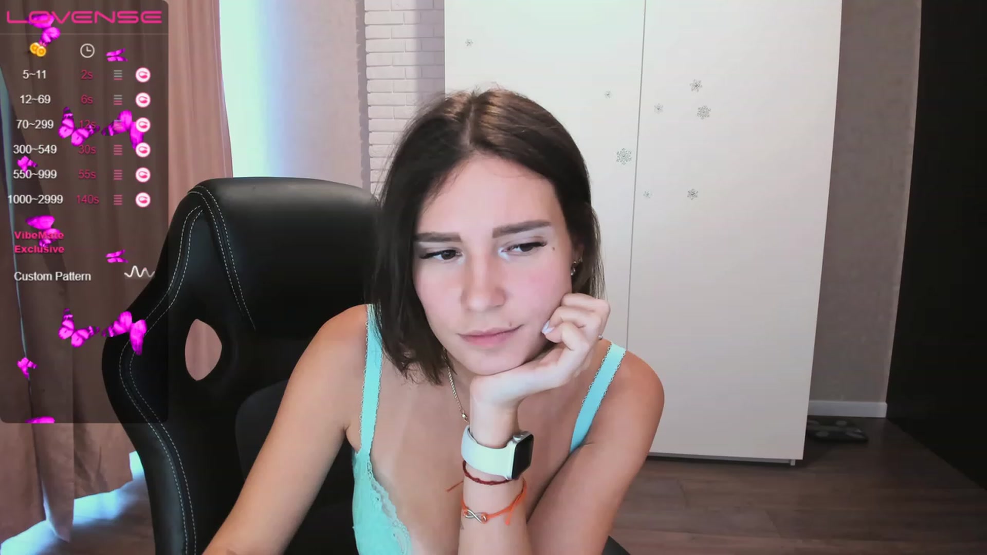 Gallery image thumbnail from HollyMollyy's myfreecams stream on, 04/21/2023, 13:49 image 1 of 20