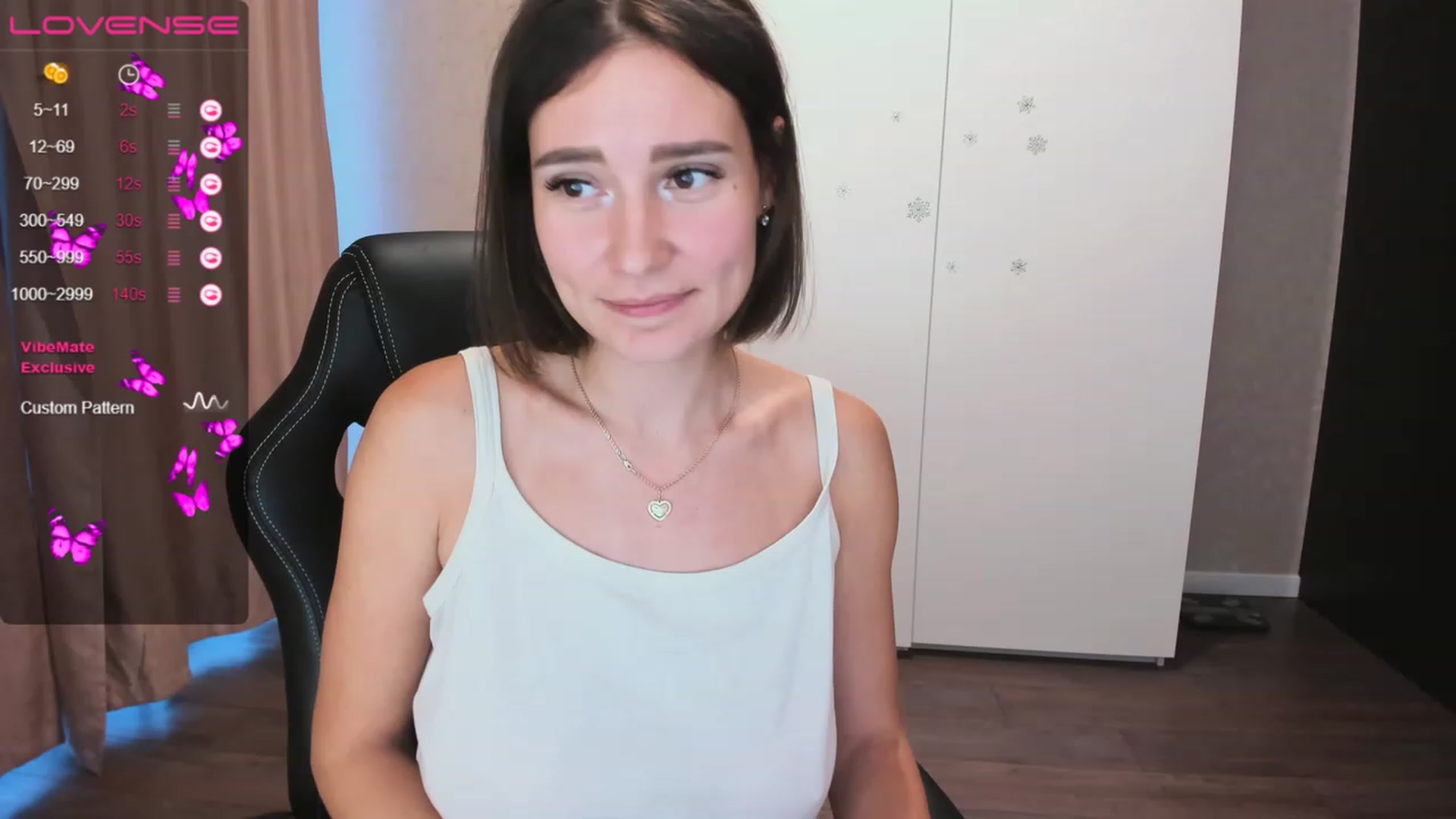 Gallery image thumbnail from HollyMollyy's myfreecams stream on, 04/21/2023, 15:39 image 14 of 20