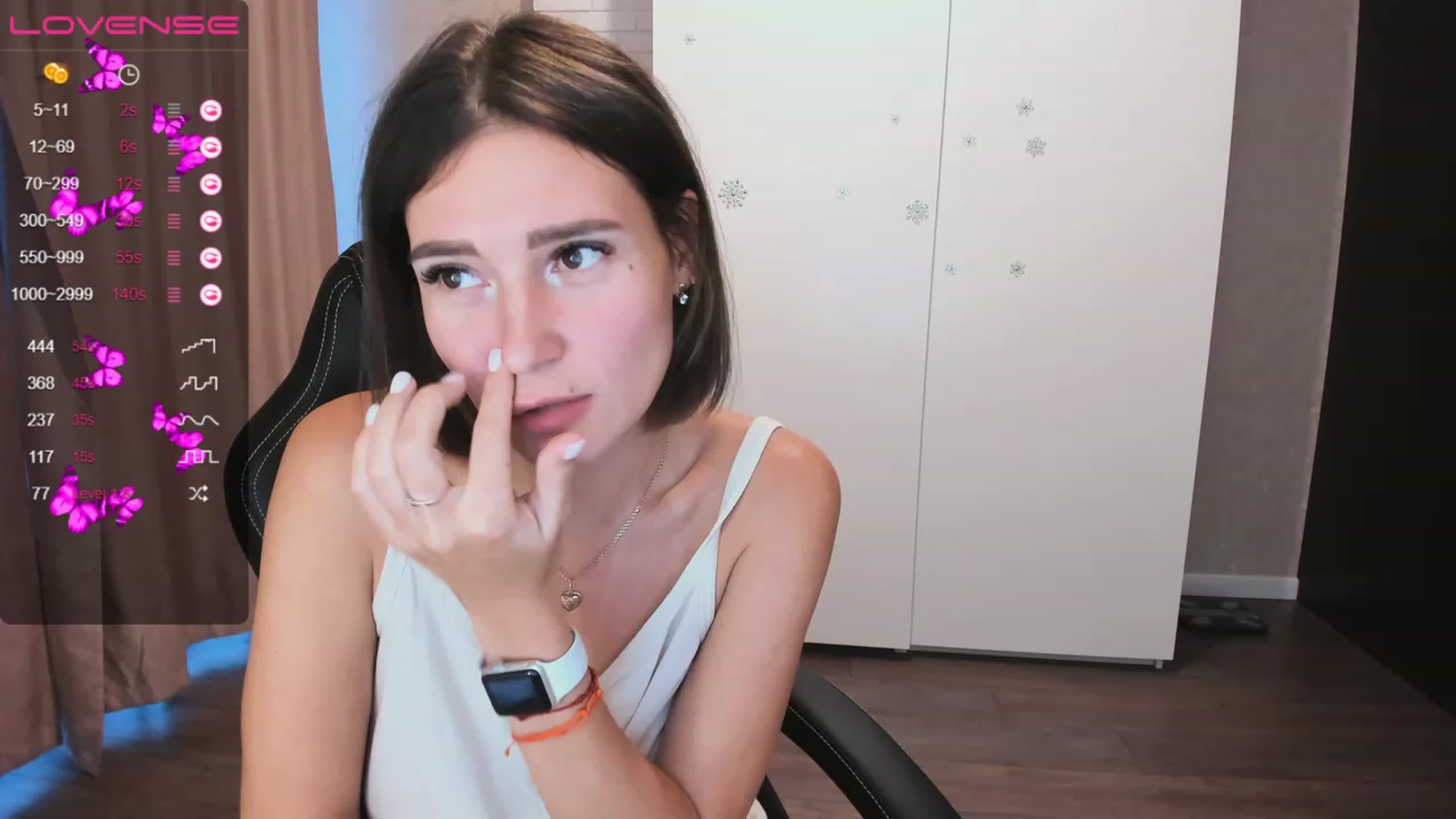 Gallery image thumbnail from HollyMollyy's myfreecams stream on, 04/21/2023, 15:39 image 16 of 20