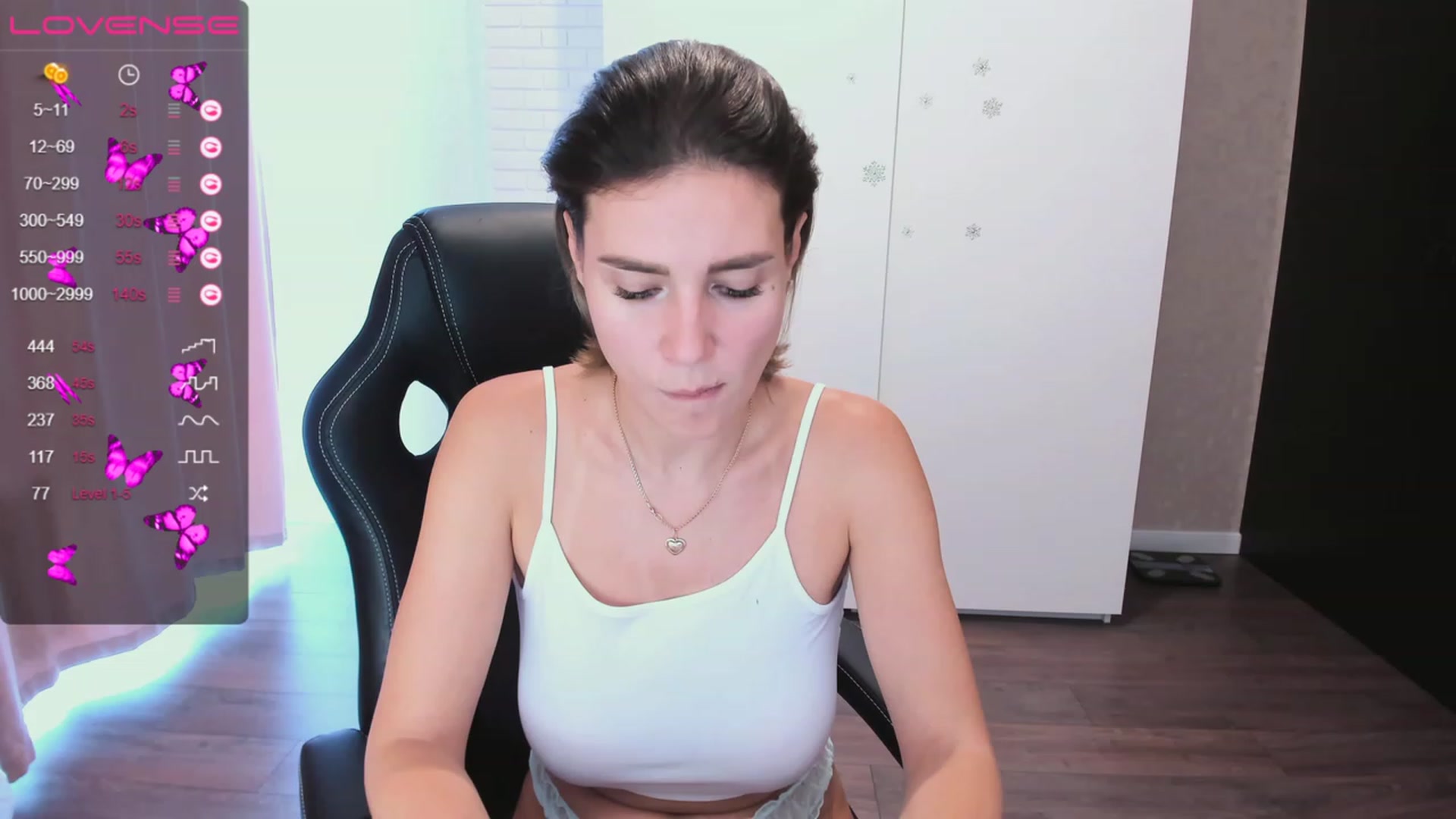 Gallery image thumbnail from HollyMollyy's myfreecams stream on, 05/03/2023, 13:50 image 1 of 20