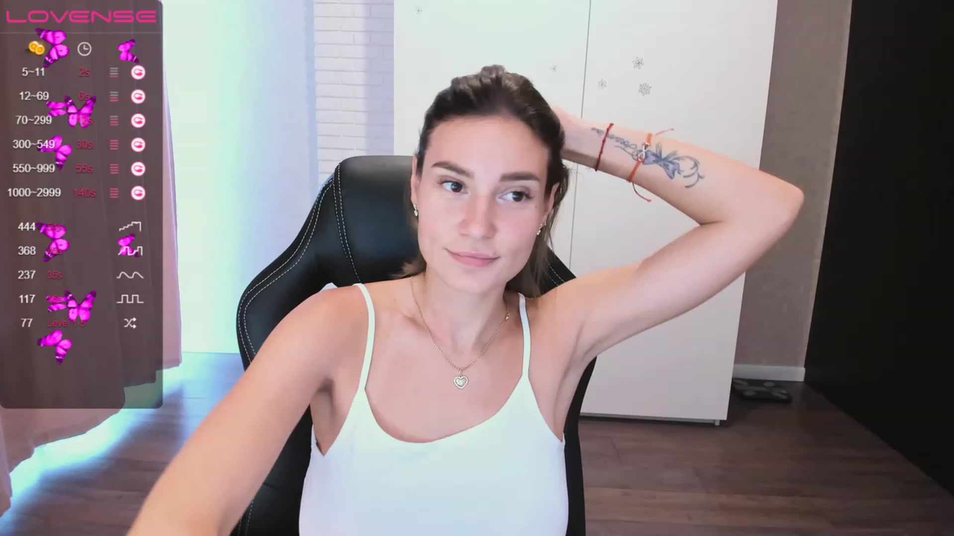 Gallery image thumbnail from HollyMollyy's myfreecams stream on, 05/03/2023, 15:56 image 3 of 20