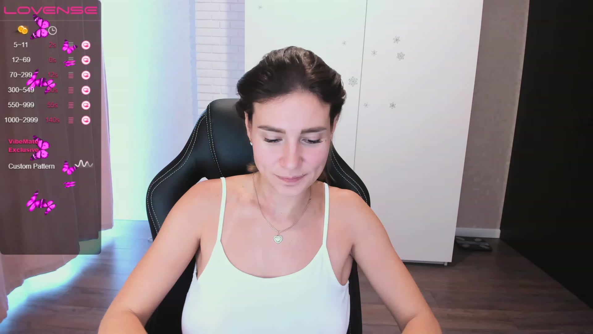 Gallery image thumbnail from HollyMollyy's myfreecams stream on, 05/03/2023, 15:56 image 2 of 20