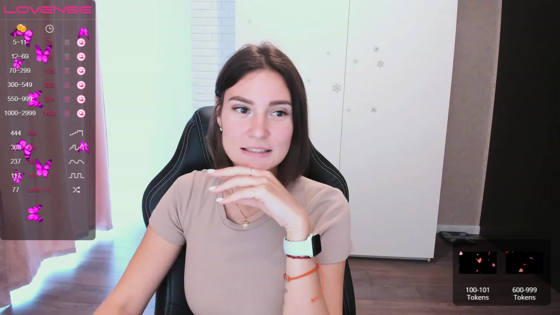 Gallery image thumbnail from HollyMollyy's myfreecams stream on, 05/05/2023, 11:46 image 3 of 20