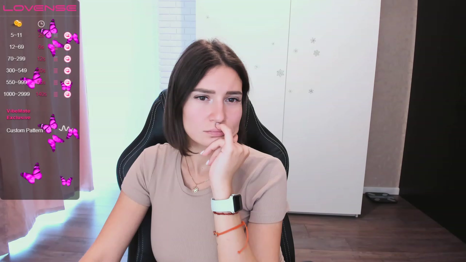 Gallery image thumbnail from HollyMollyy's myfreecams stream on, 05/05/2023, 11:46 image 7 of 20
