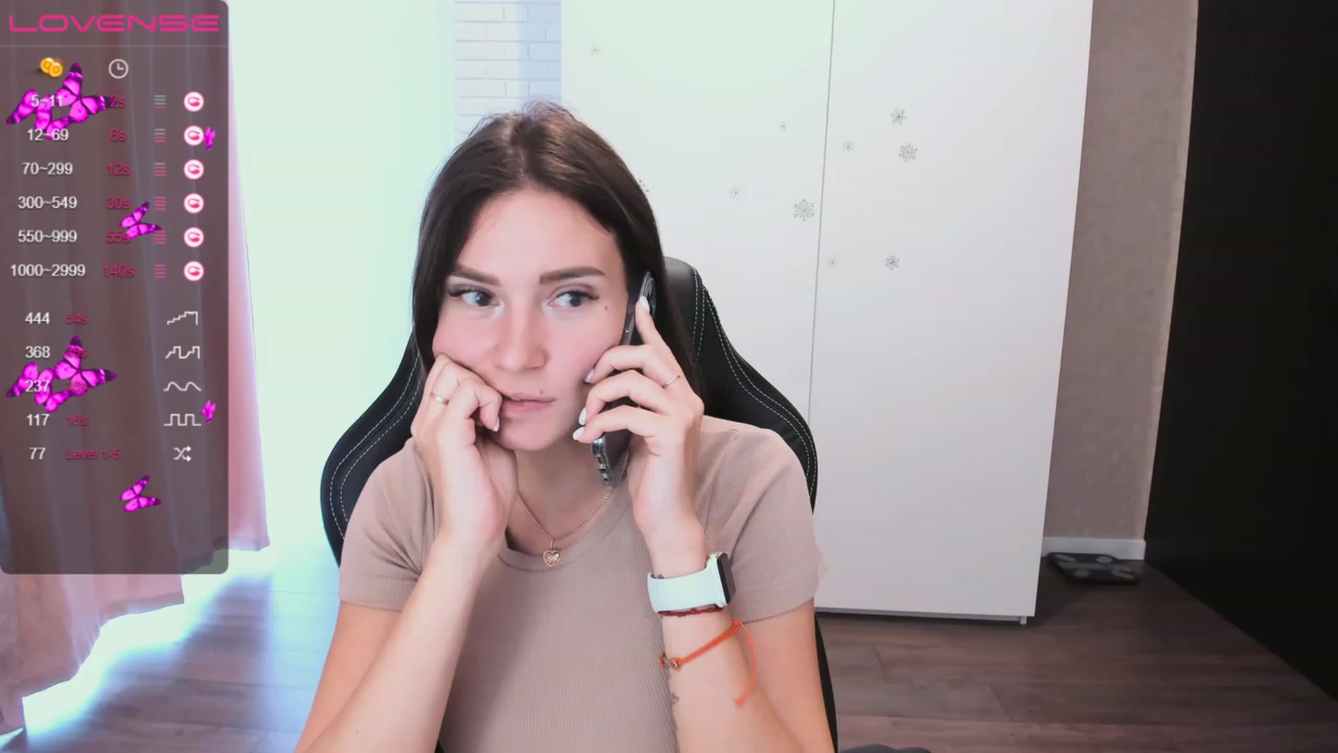 Gallery image thumbnail from HollyMollyy's myfreecams stream on, 05/05/2023, 11:46 image 2 of 20