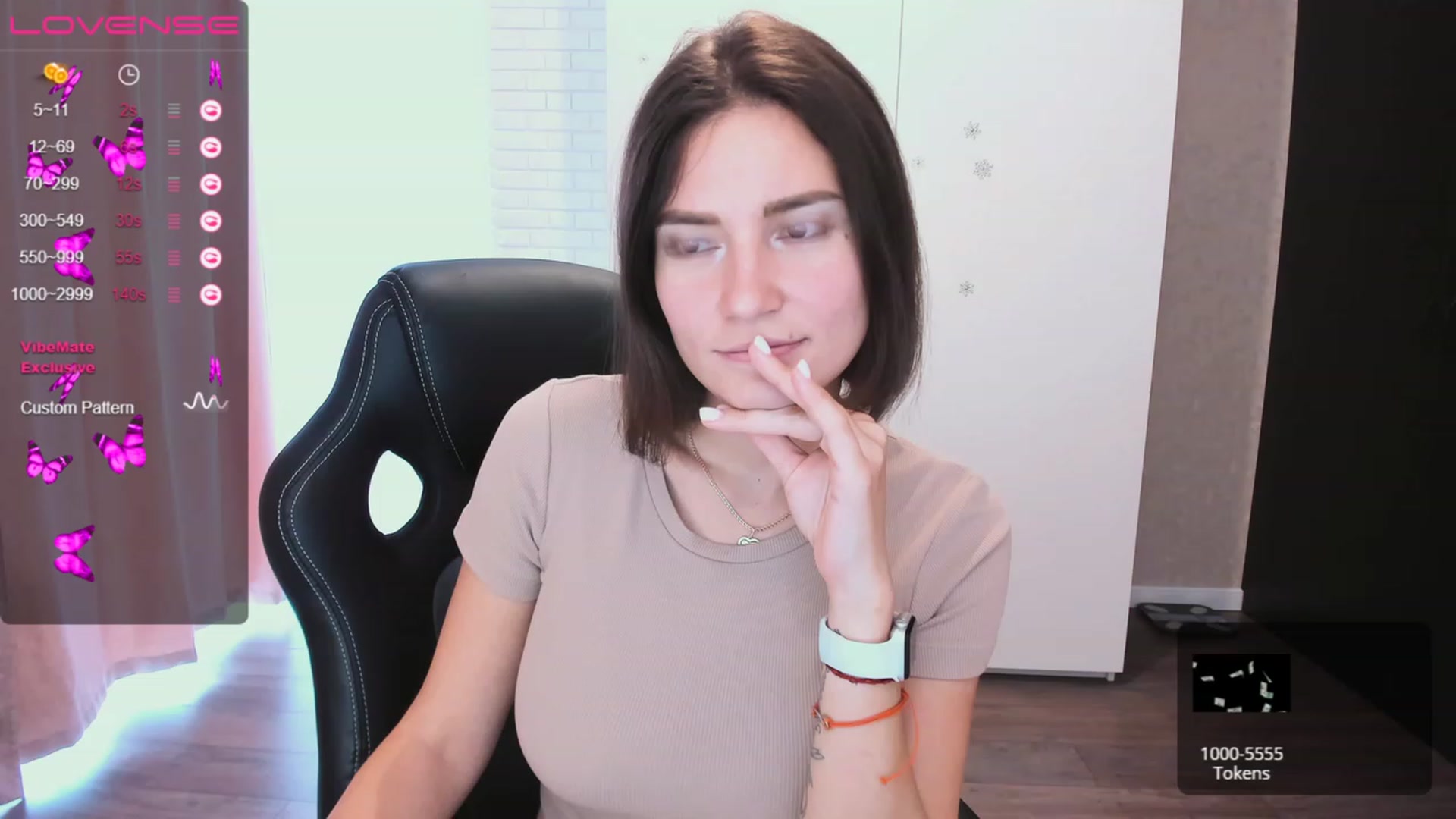 Gallery image thumbnail from HollyMollyy's myfreecams stream on, 05/05/2023, 11:46 image 14 of 20