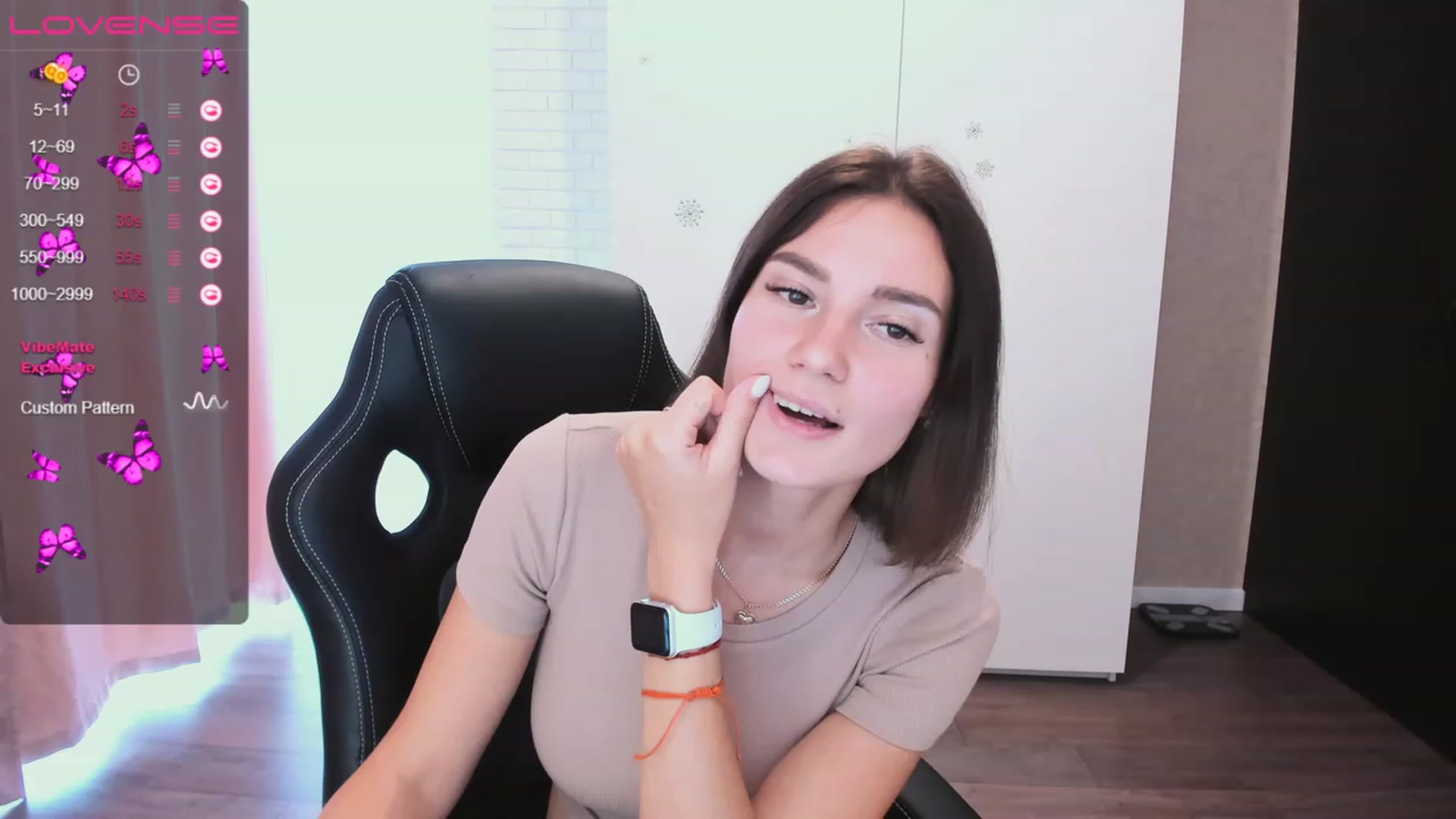 Gallery image thumbnail from HollyMollyy's myfreecams stream on, 05/05/2023, 11:46 image 15 of 20