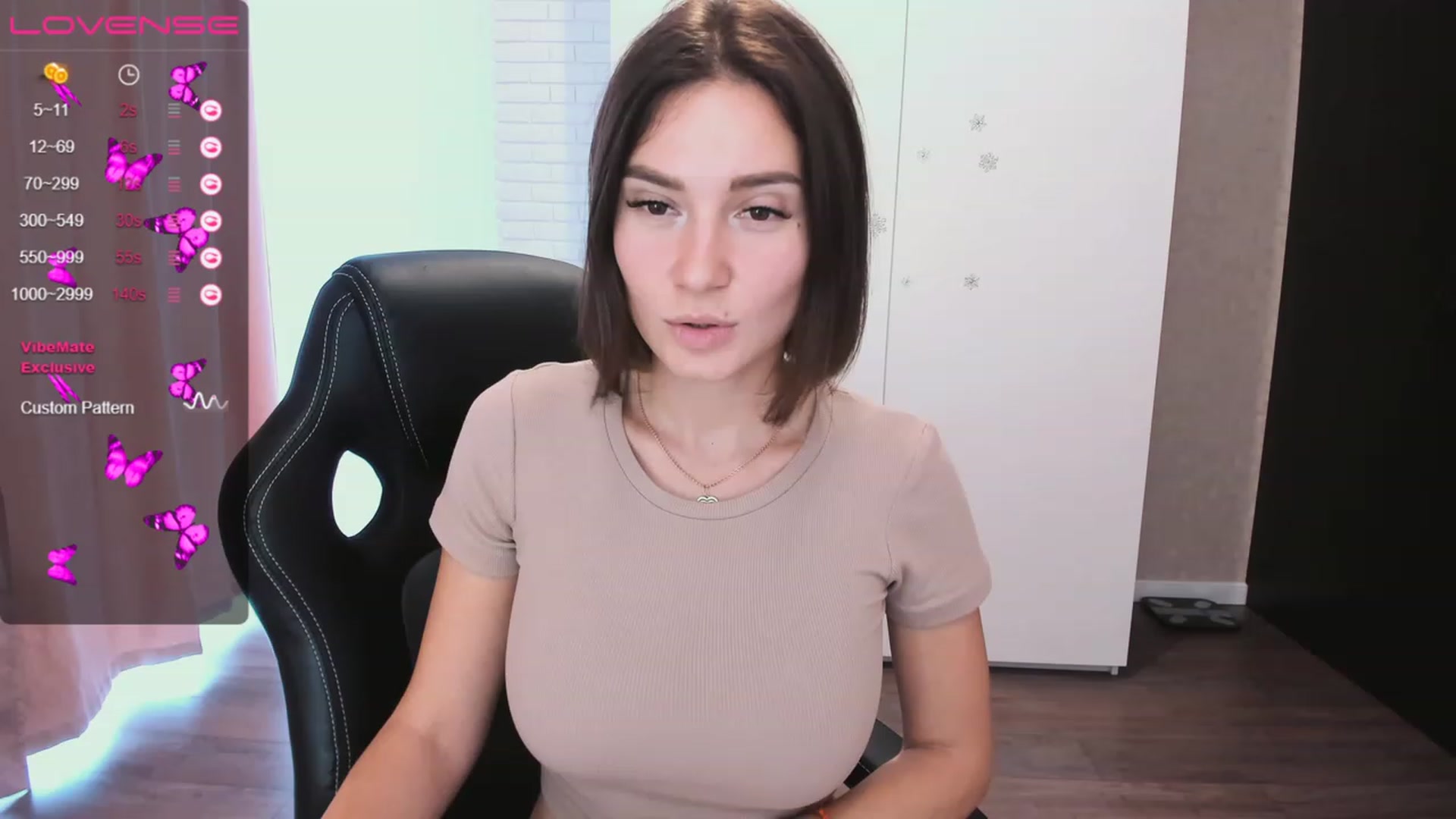 Gallery image thumbnail from HollyMollyy's myfreecams stream on, 05/05/2023, 11:46 image 9 of 20