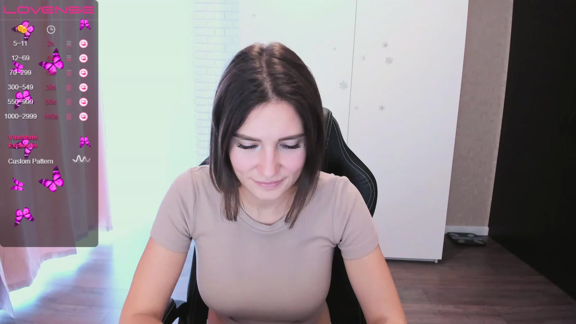 Gallery image thumbnail from HollyMollyy's myfreecams stream on, 05/05/2023, 12:46 image 2 of 20