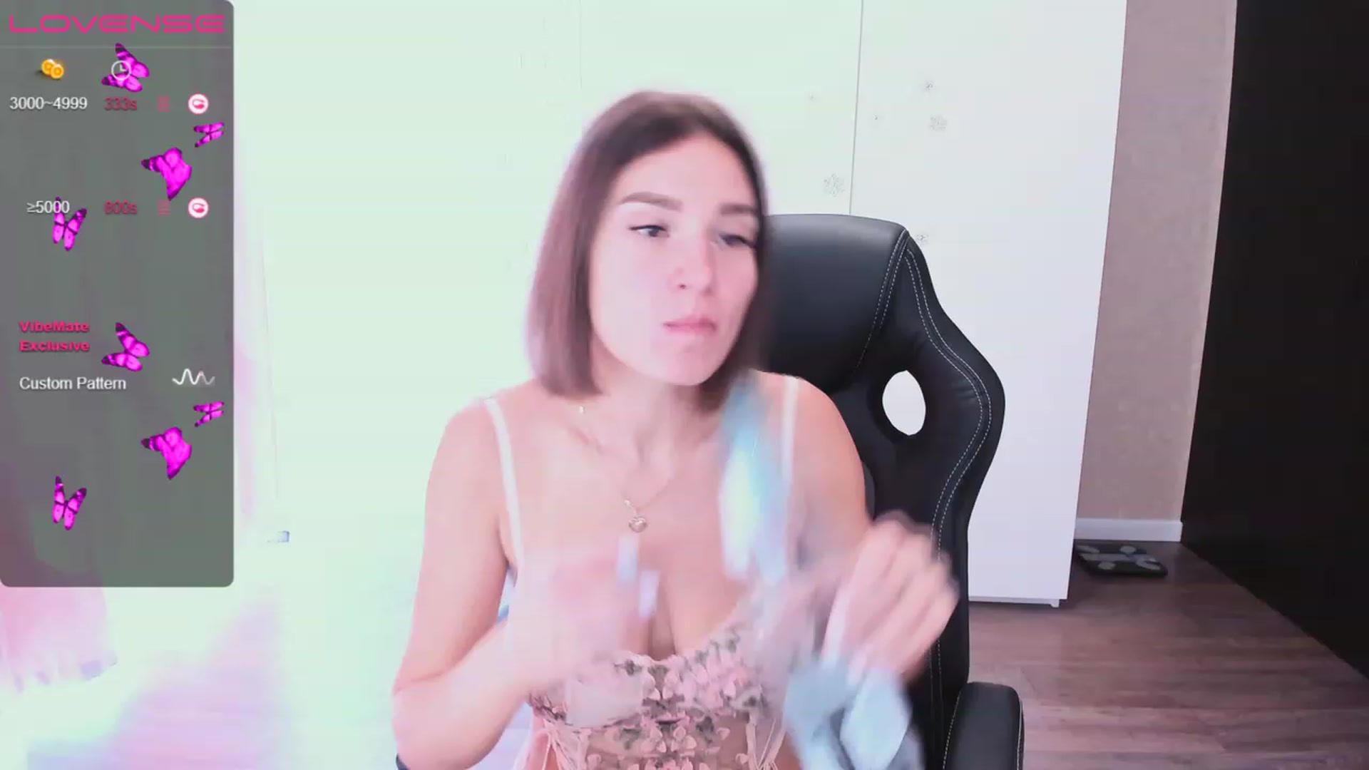 Gallery image thumbnail from HollyMollyy's myfreecams stream on, 05/07/2023, 10:54 image 2 of 20
