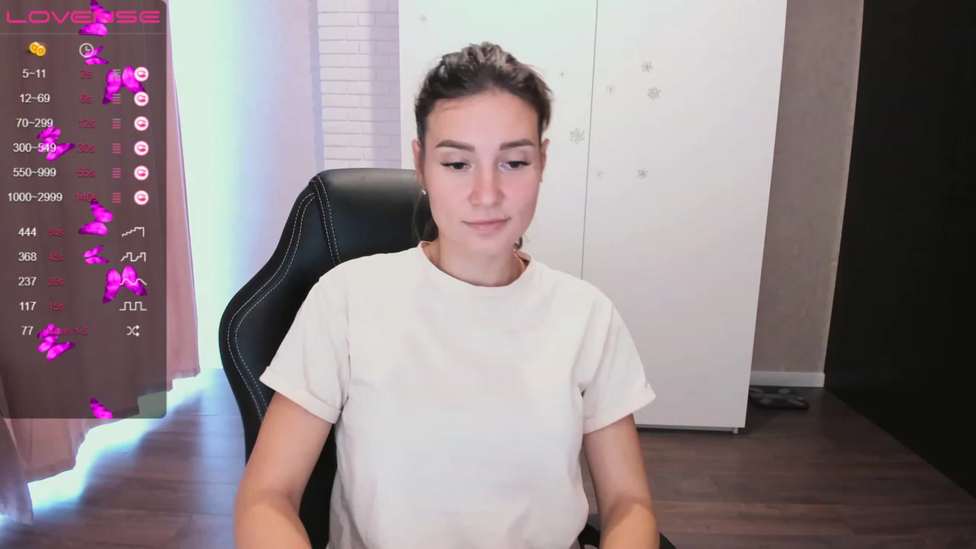 Gallery image thumbnail from HollyMollyy's myfreecams stream on, 05/10/2023, 14:25 image 19 of 20