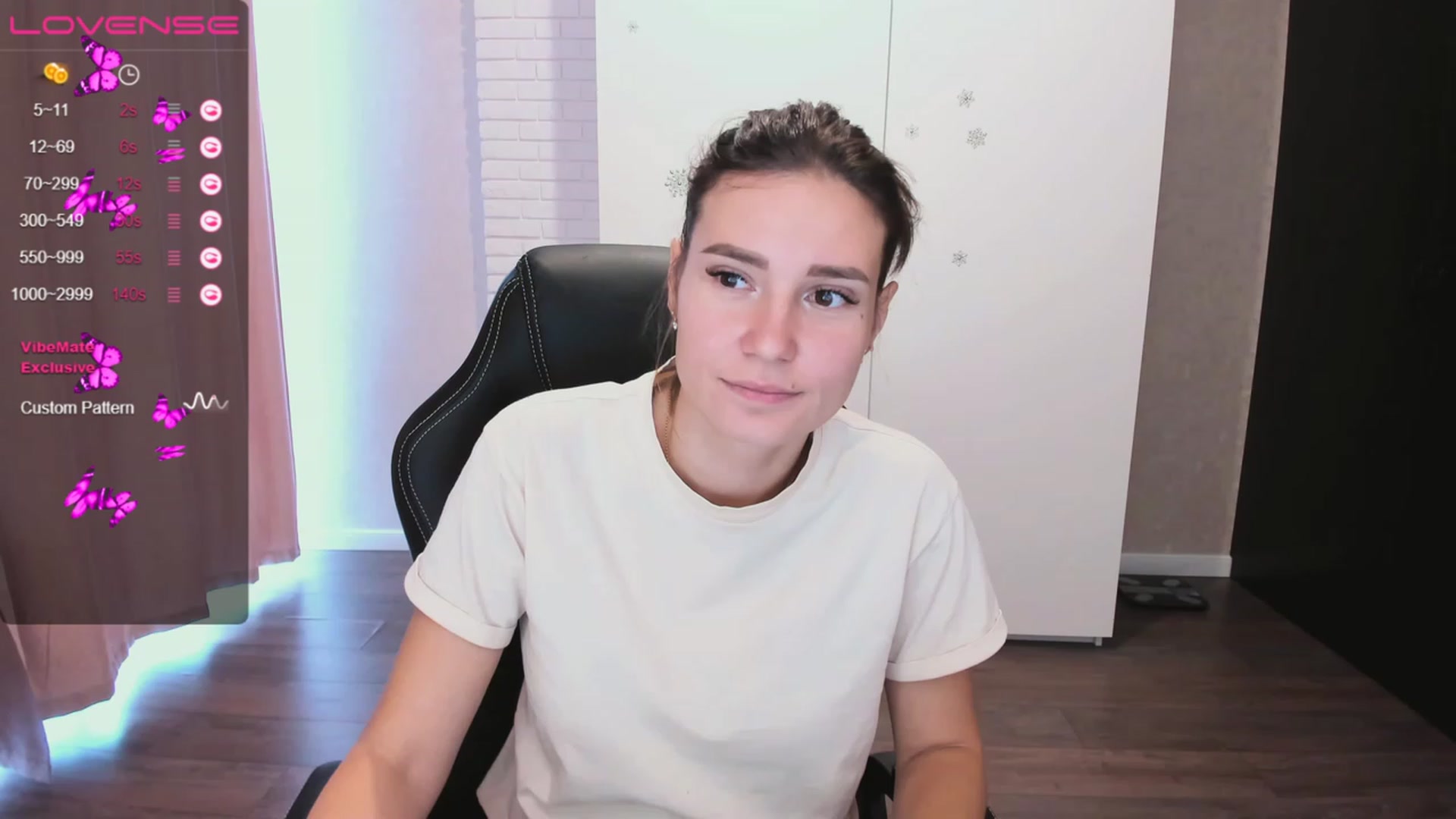 Gallery image thumbnail from HollyMollyy's myfreecams stream on, 05/10/2023, 14:25 image 17 of 20