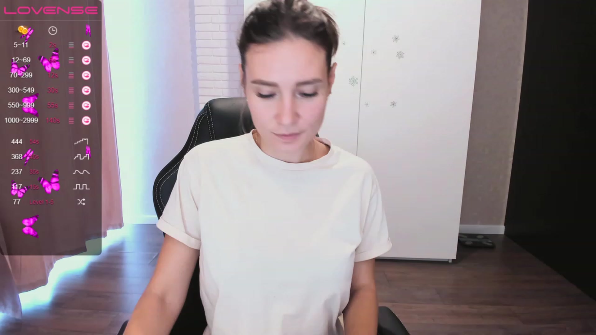 Gallery image thumbnail from HollyMollyy's myfreecams stream on, 05/10/2023, 14:25 image 16 of 20