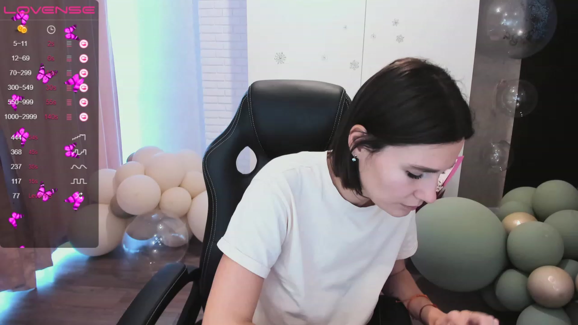 Gallery image thumbnail from HollyMollyy's myfreecams stream on, 05/17/2023, 16:08 image 3 of 20