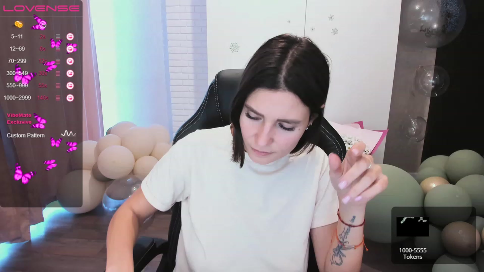 Gallery image thumbnail from HollyMollyy's myfreecams stream on, 05/17/2023, 16:08 image 7 of 20