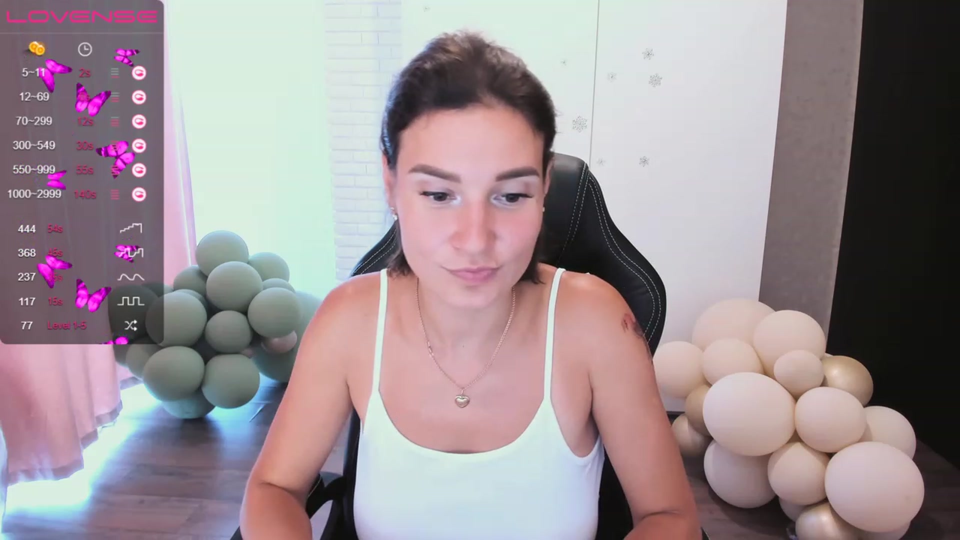 Gallery image thumbnail from HollyMollyy's myfreecams stream on, 05/31/2023, 12:21 image 15 of 20