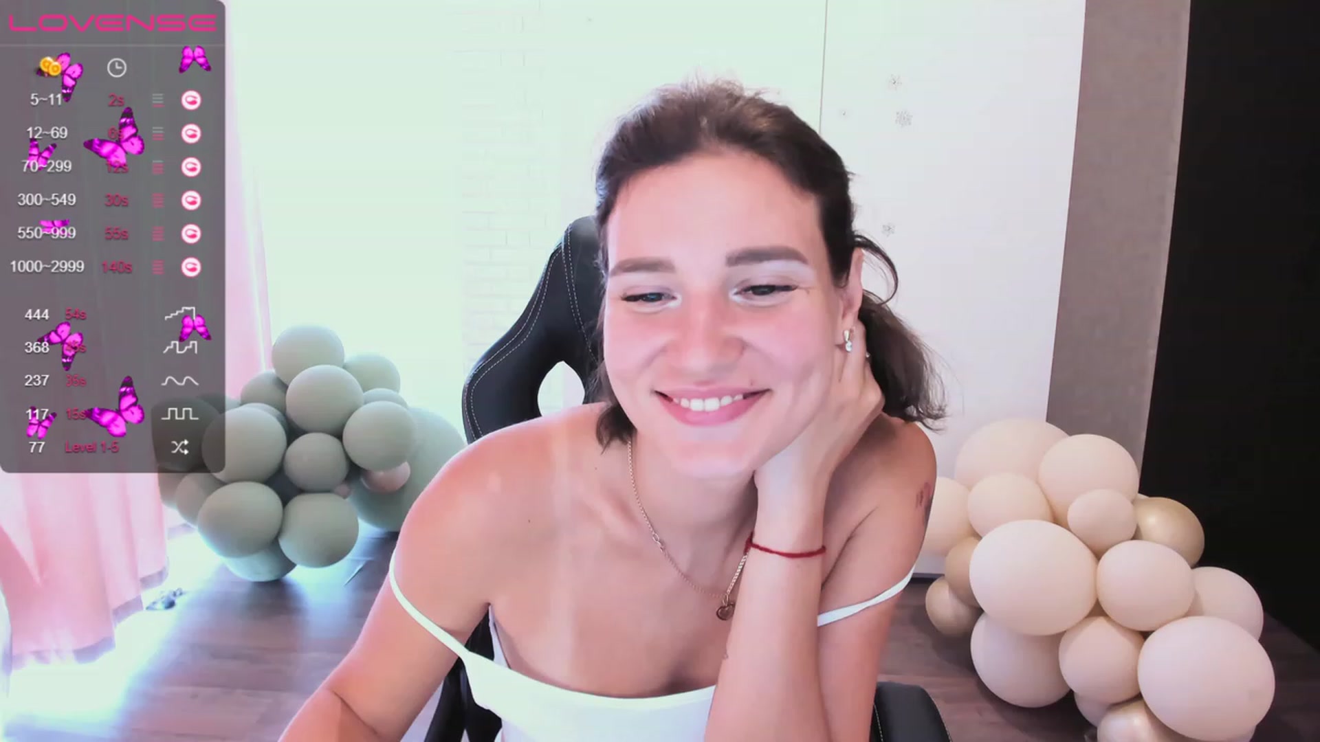 Gallery image thumbnail from HollyMollyy's myfreecams stream on, 05/31/2023, 13:01 image 2 of 20