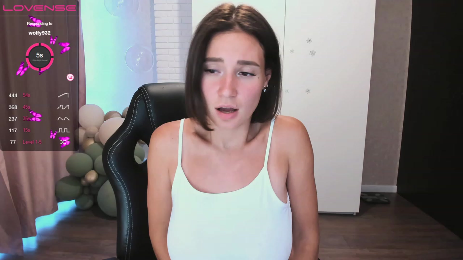 Gallery image thumbnail from HollyMollyy's myfreecams stream on, 06/09/2023, 17:13 image 3 of 20
