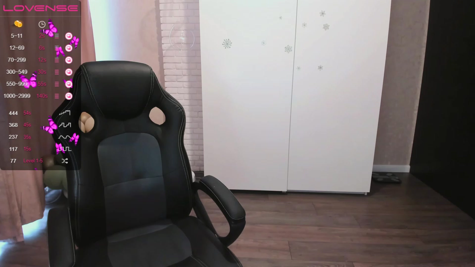 Gallery image thumbnail from HollyMollyy's myfreecams stream on, 06/12/2023, 16:43 image 14 of 20