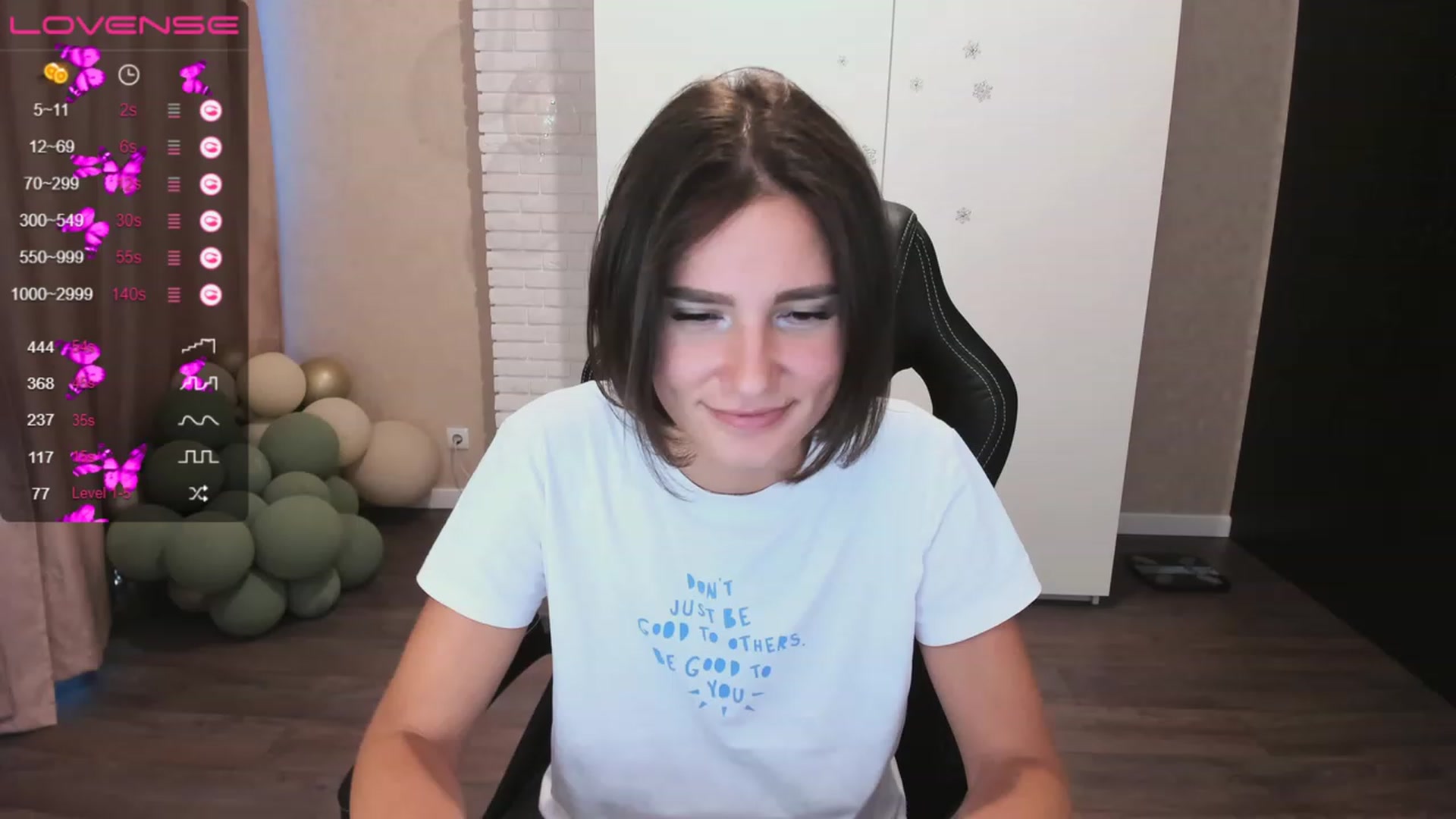 Gallery image thumbnail from HollyMollyy's myfreecams stream on, 06/12/2023, 17:47 image 7 of 20