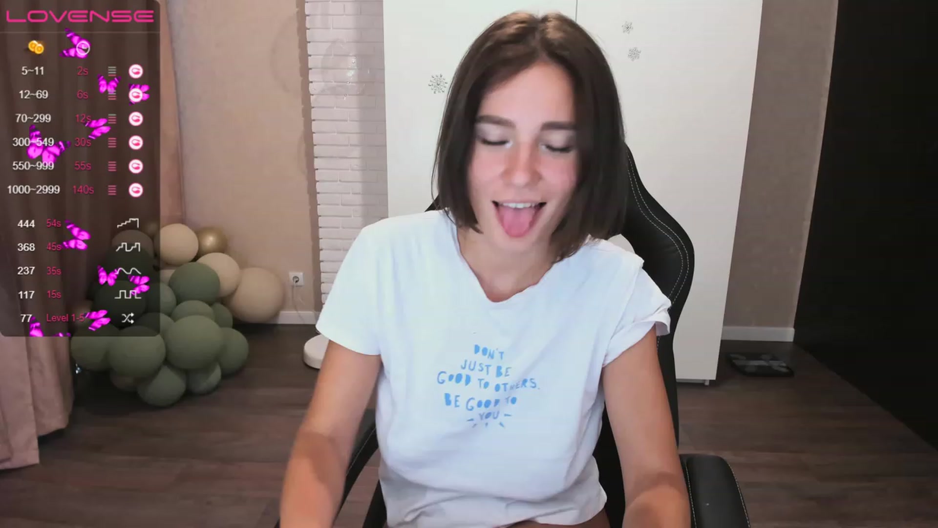 Gallery image thumbnail from HollyMollyy's myfreecams stream on, 06/12/2023, 17:47 image 18 of 20