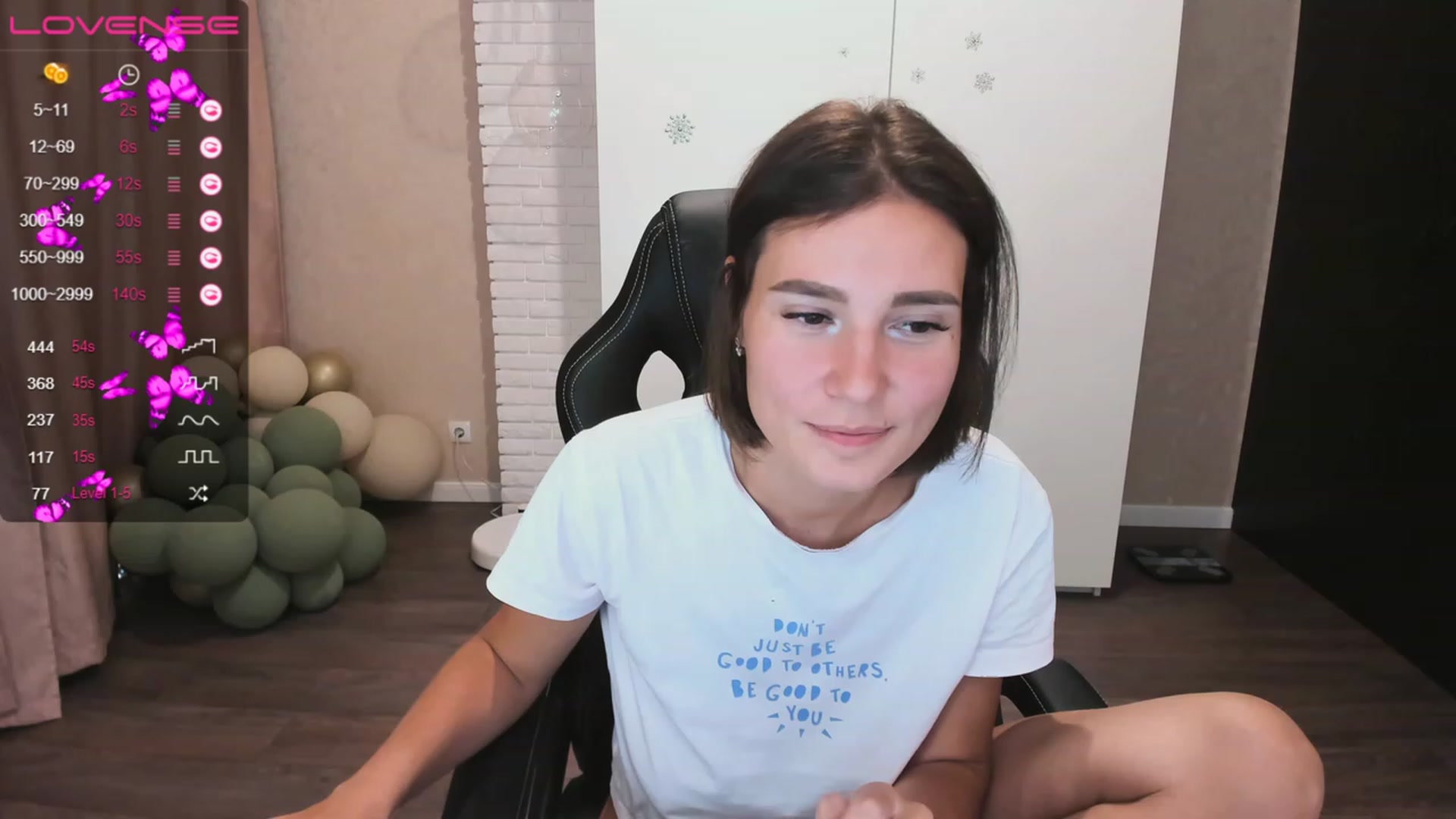 Gallery image thumbnail from HollyMollyy's myfreecams stream on, 06/12/2023, 18:29 image 5 of 20