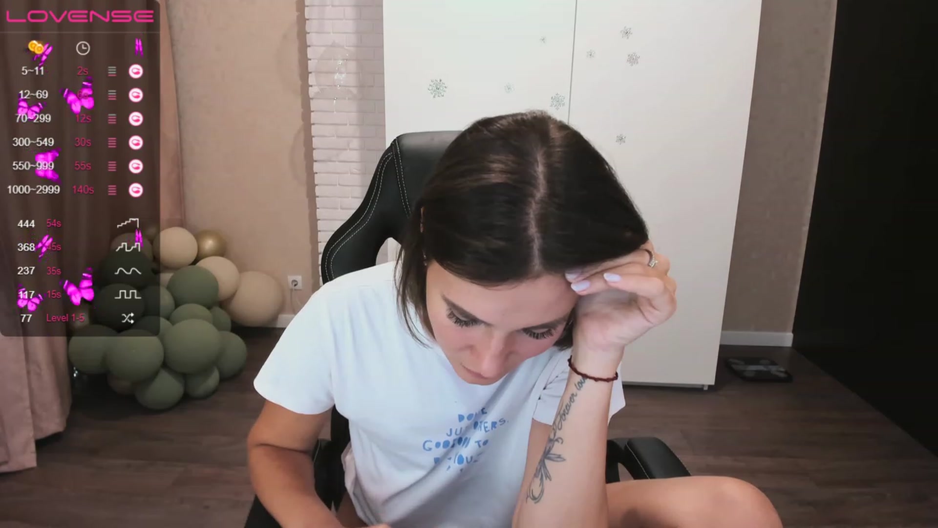 Gallery image thumbnail from HollyMollyy's myfreecams stream on, 06/12/2023, 18:29 image 19 of 20