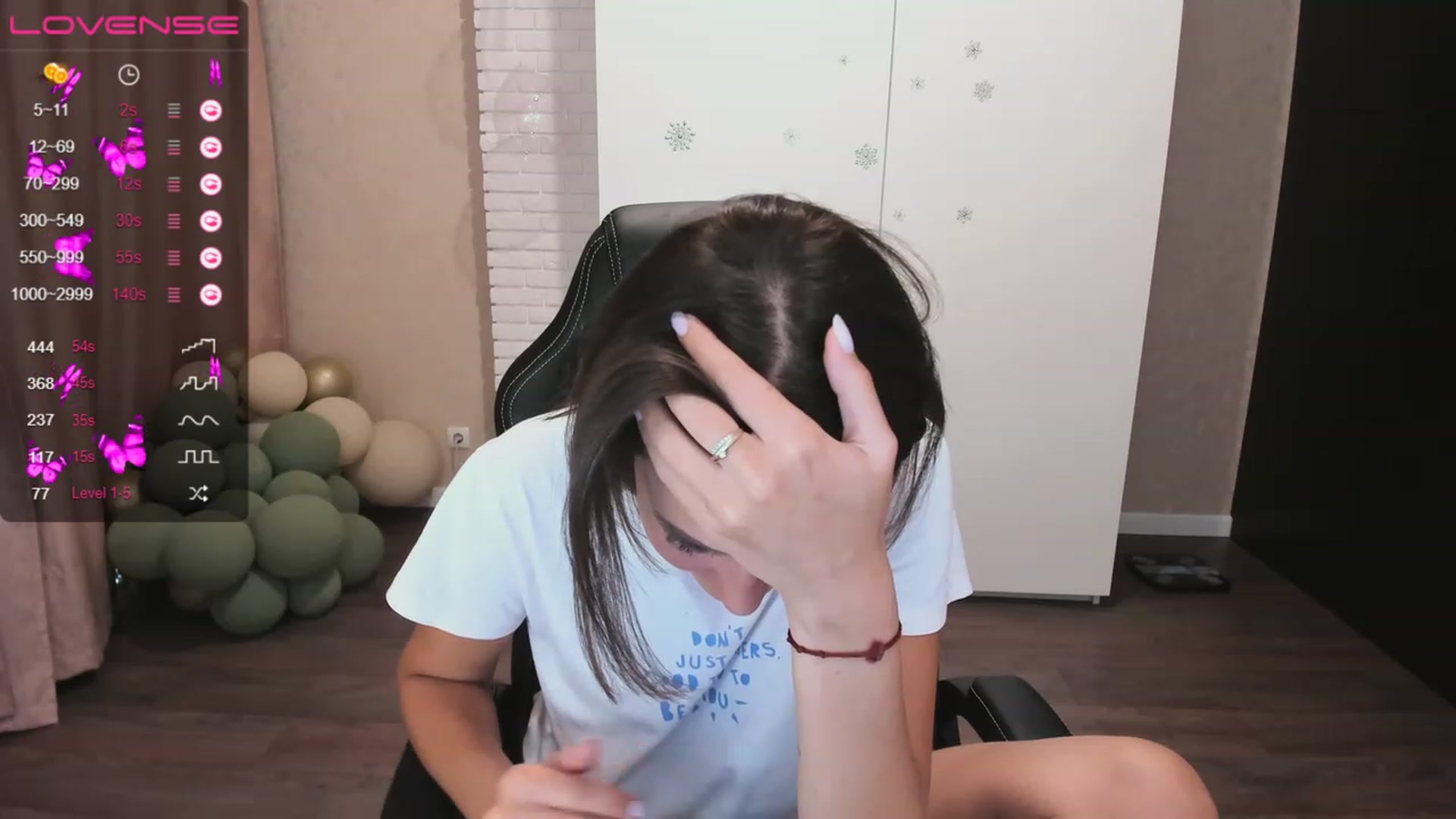 Gallery image thumbnail from HollyMollyy's myfreecams stream on, 06/12/2023, 18:29 image 16 of 20