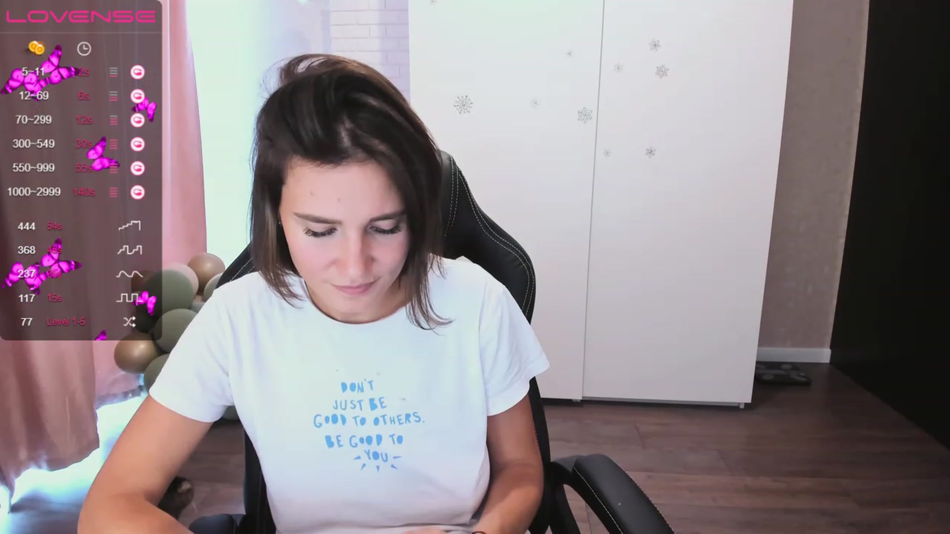Gallery image thumbnail from HollyMollyy's myfreecams stream on, 06/14/2023, 13:14 image 13 of 20