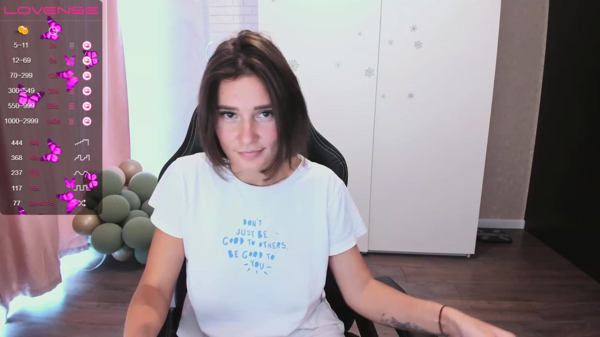 Gallery image thumbnail from HollyMollyy's myfreecams stream on, 06/14/2023, 13:14 image 10 of 20