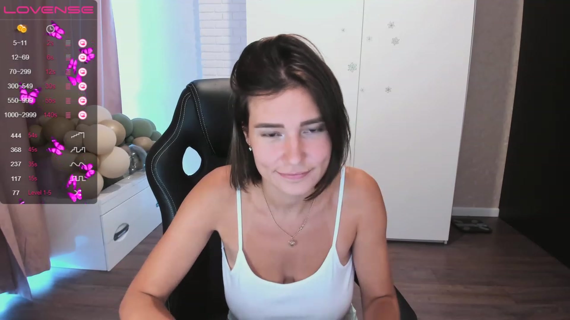 Gallery image thumbnail from HollyMollyy's myfreecams stream on, 06/19/2023, 16:09 image 16 of 20