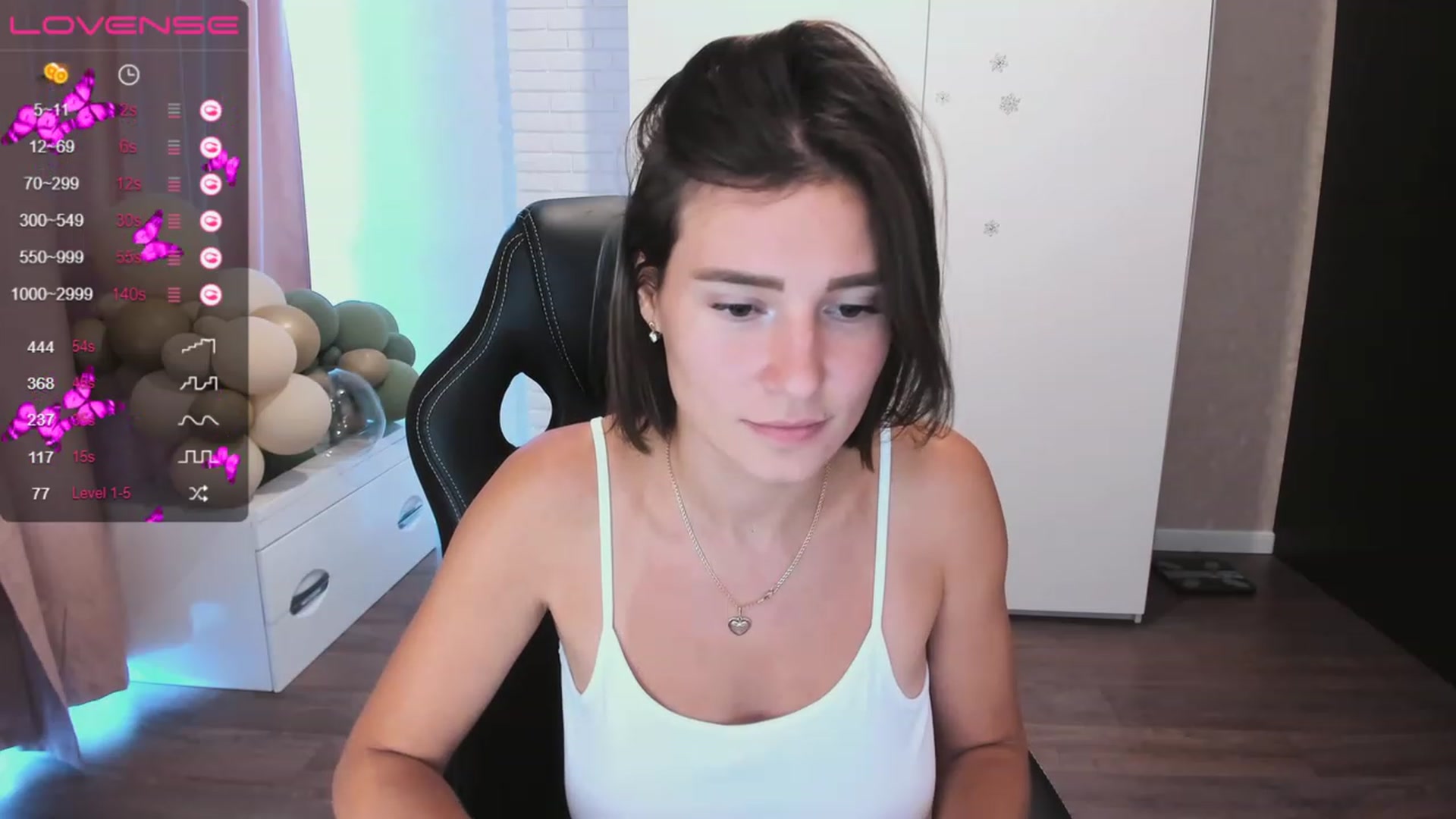 Gallery image thumbnail from HollyMollyy's myfreecams stream on, 06/19/2023, 16:09 image 12 of 20