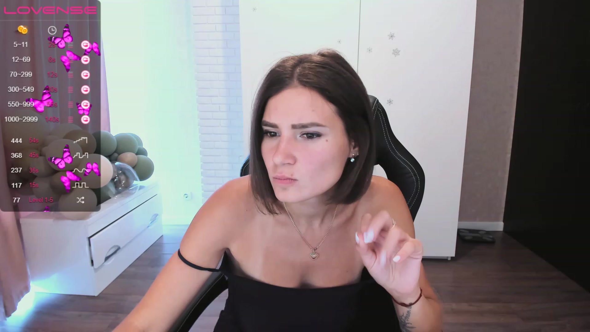 Gallery image thumbnail from HollyMollyy's myfreecams stream on, 06/20/2023, 13:44 image 8 of 20