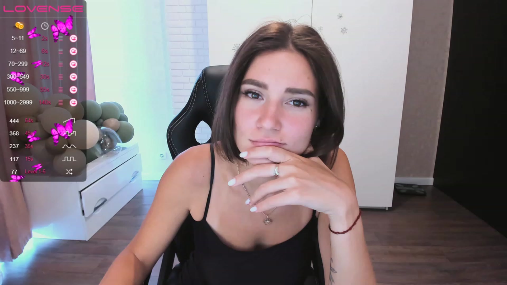 Gallery image thumbnail from HollyMollyy's myfreecams stream on, 06/20/2023, 14:48 image 4 of 20