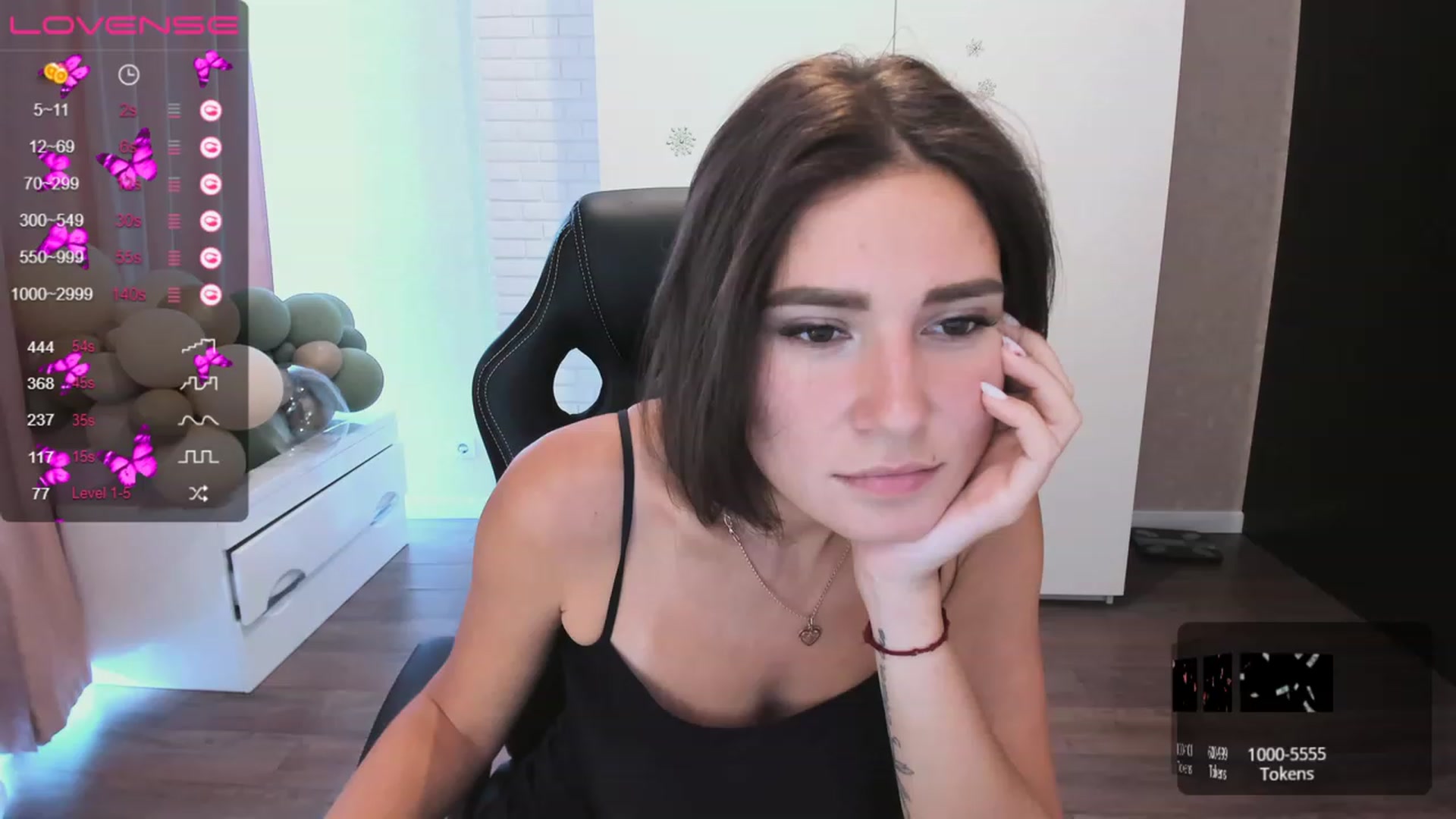 Gallery image thumbnail from HollyMollyy's myfreecams stream on, 06/20/2023, 14:48 image 3 of 20