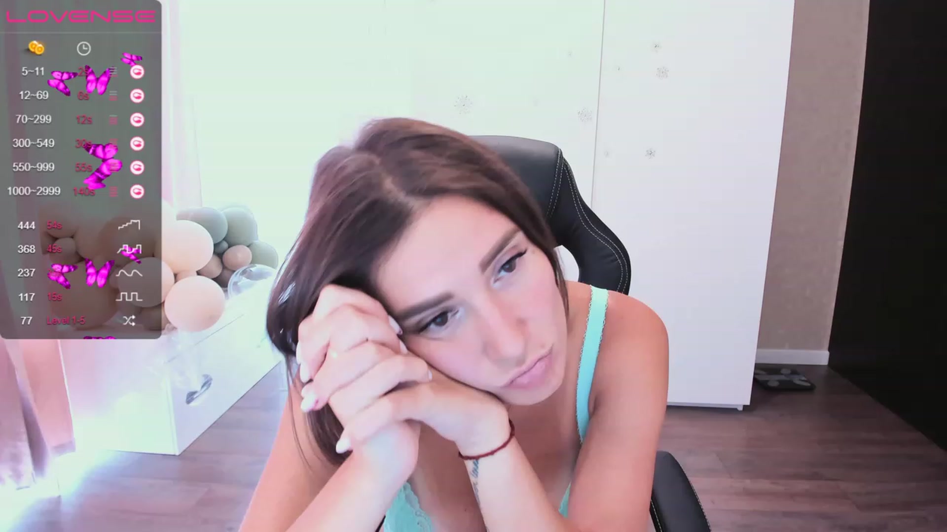 Gallery image thumbnail from HollyMollyy's myfreecams stream on, 06/22/2023, 11:21 image 17 of 20