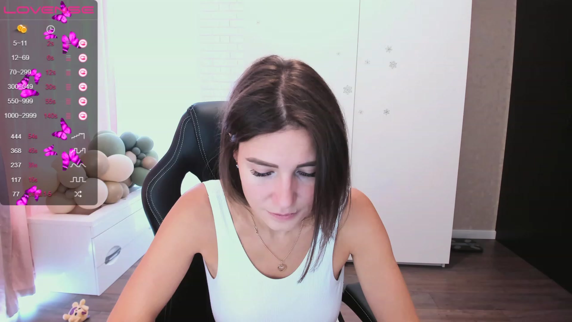 Gallery image thumbnail from HollyMollyy's myfreecams stream on, 06/27/2023, 10:04 image 7 of 20