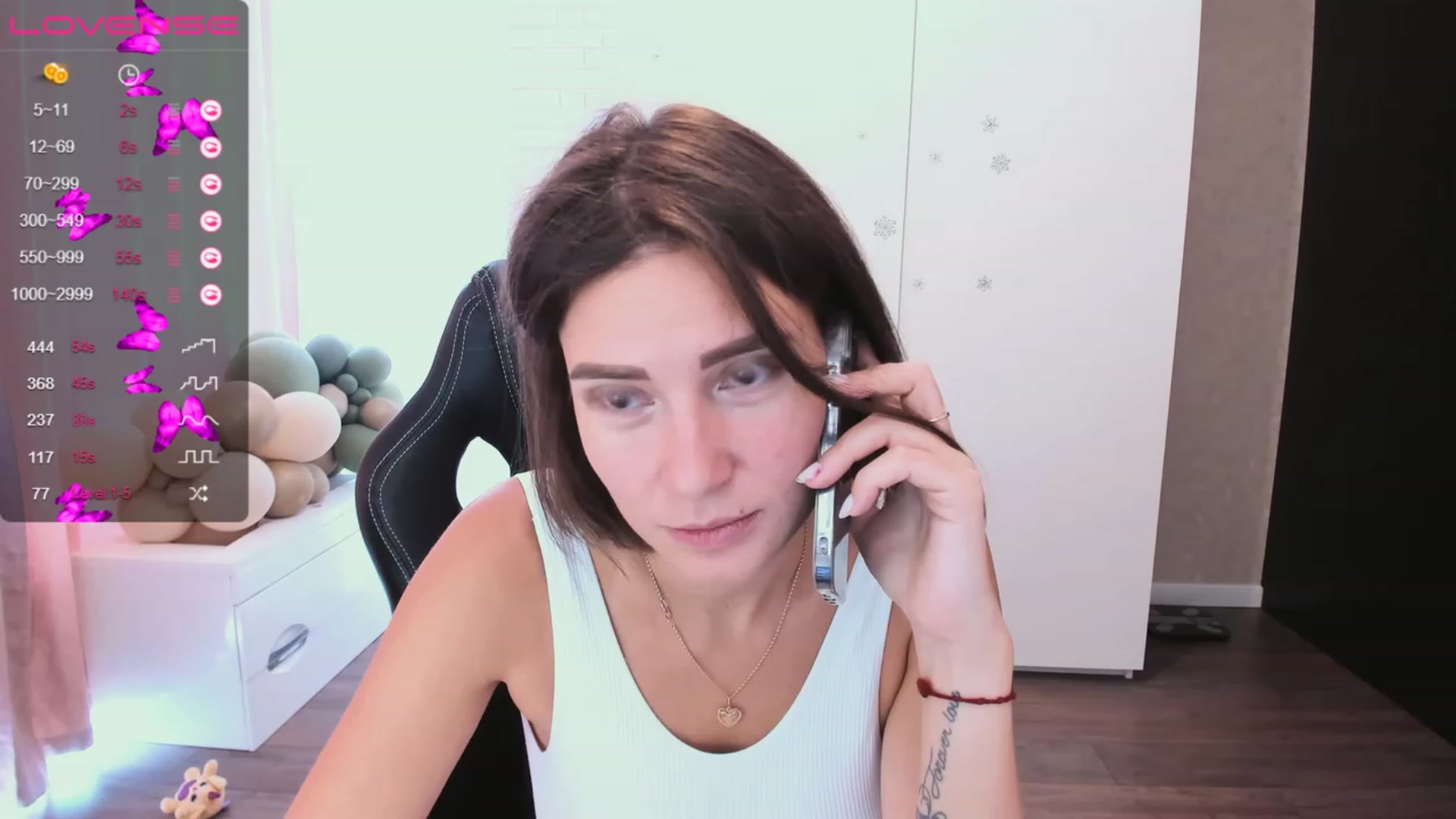 Gallery image thumbnail from HollyMollyy's myfreecams stream on, 06/27/2023, 10:04 image 6 of 20