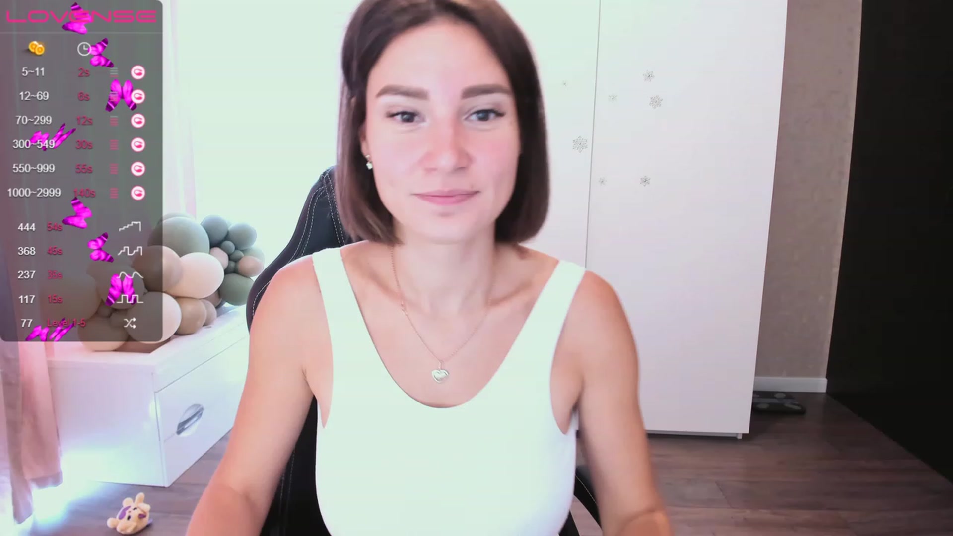 Gallery image thumbnail from HollyMollyy's myfreecams stream on, 06/27/2023, 10:04 image 5 of 20