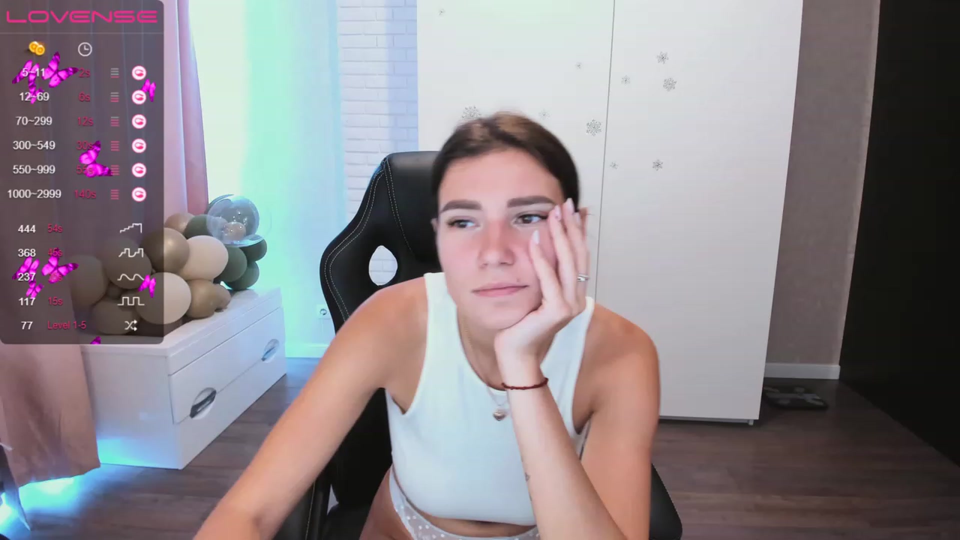 Gallery image thumbnail from HollyMollyy's myfreecams stream on, 06/28/2023, 15:08 image 12 of 20