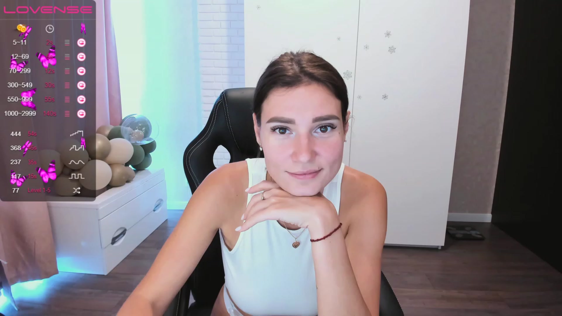 Gallery image thumbnail from HollyMollyy's myfreecams stream on, 06/28/2023, 15:08 image 10 of 20