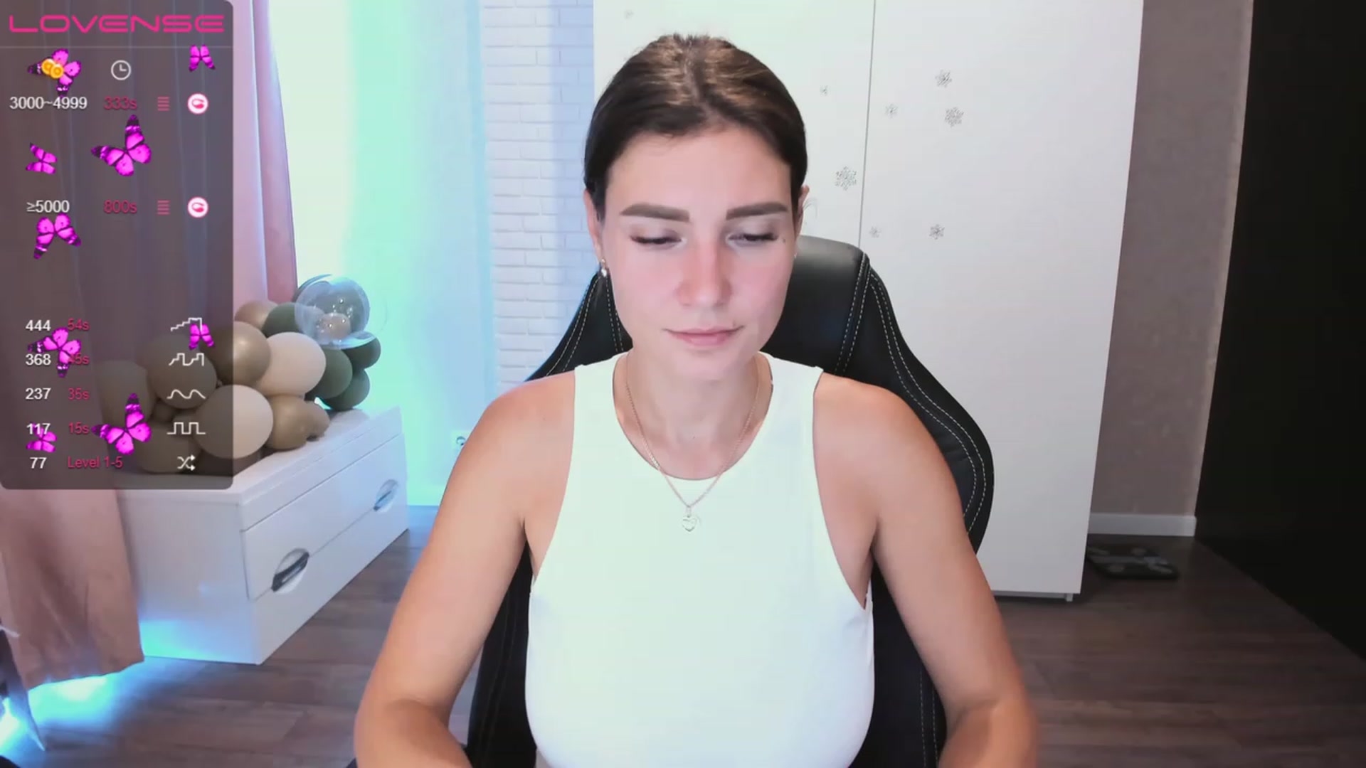 Gallery image thumbnail from HollyMollyy's myfreecams stream on, 06/28/2023, 15:08 image 9 of 20