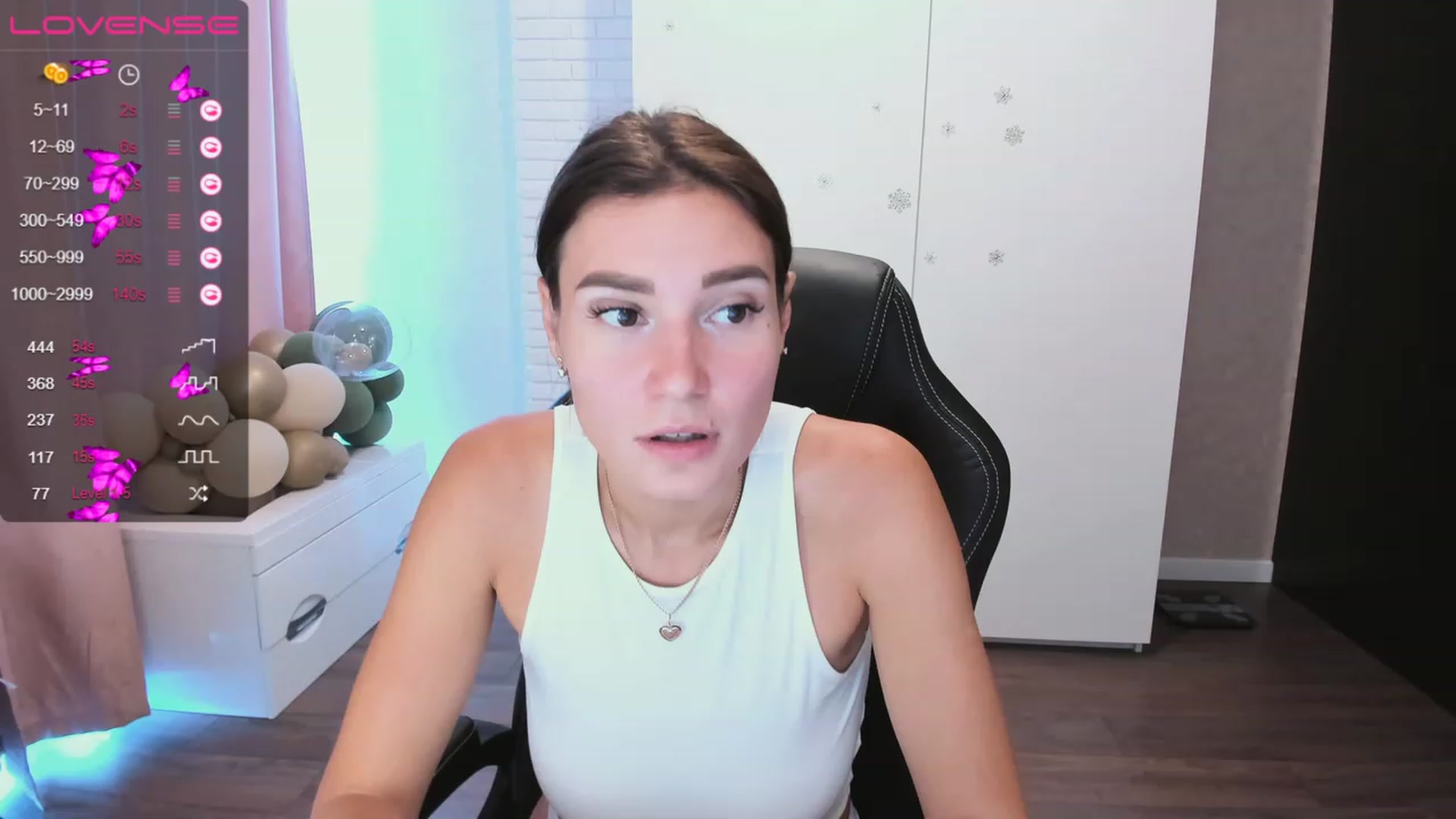 Gallery image thumbnail from HollyMollyy's myfreecams stream on, 06/28/2023, 15:08 image 7 of 20