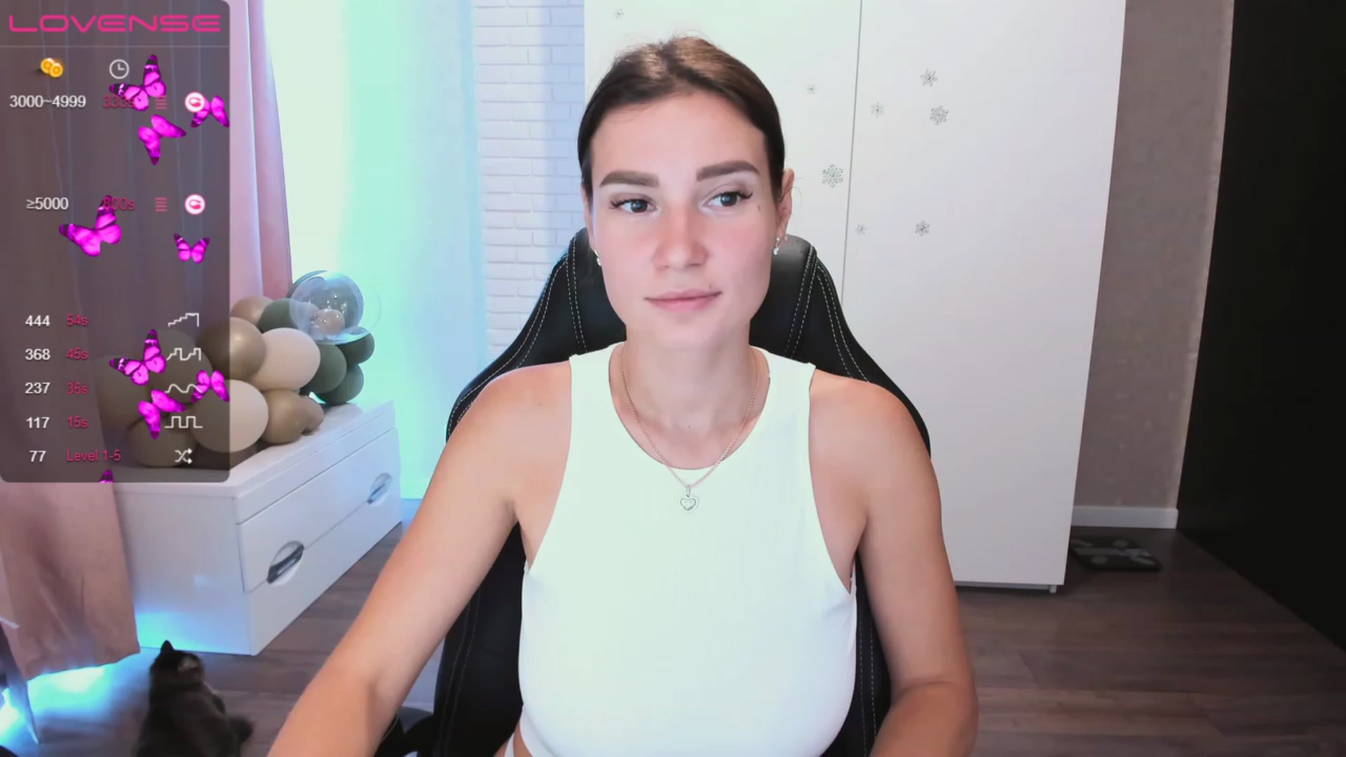 Gallery image thumbnail from HollyMollyy's myfreecams stream on, 06/28/2023, 15:08 image 2 of 20