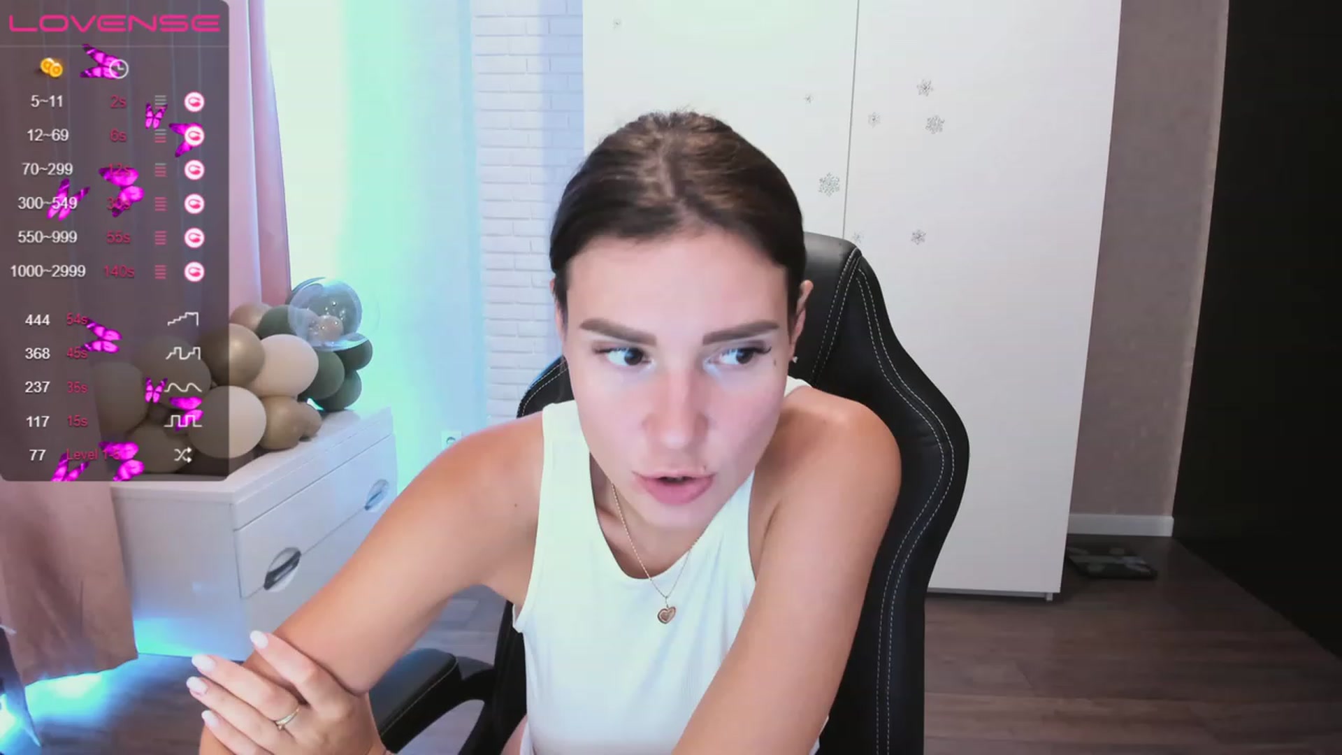 Gallery image thumbnail from HollyMollyy's myfreecams stream on, 06/28/2023, 15:08 image 5 of 20