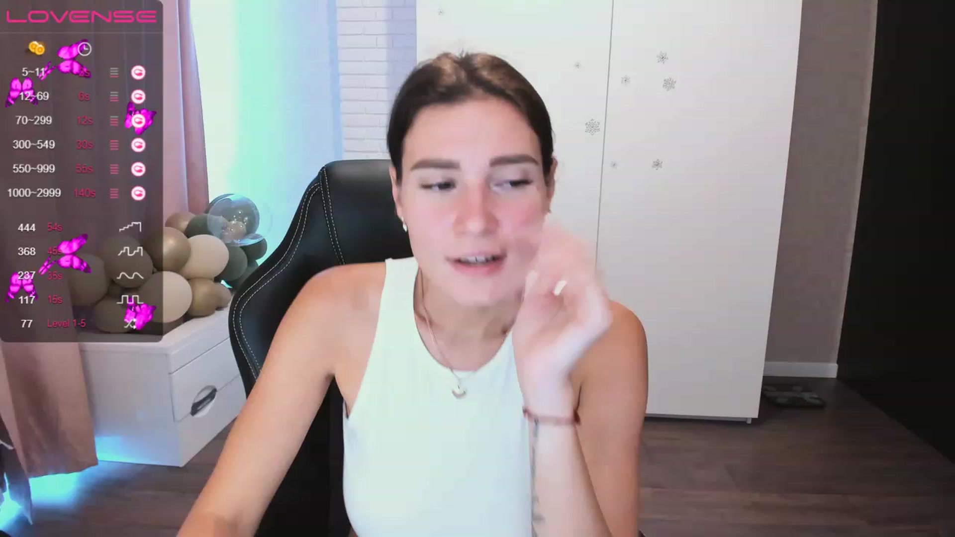 Gallery image thumbnail from HollyMollyy's myfreecams stream on, 06/28/2023, 16:45 image 2 of 20